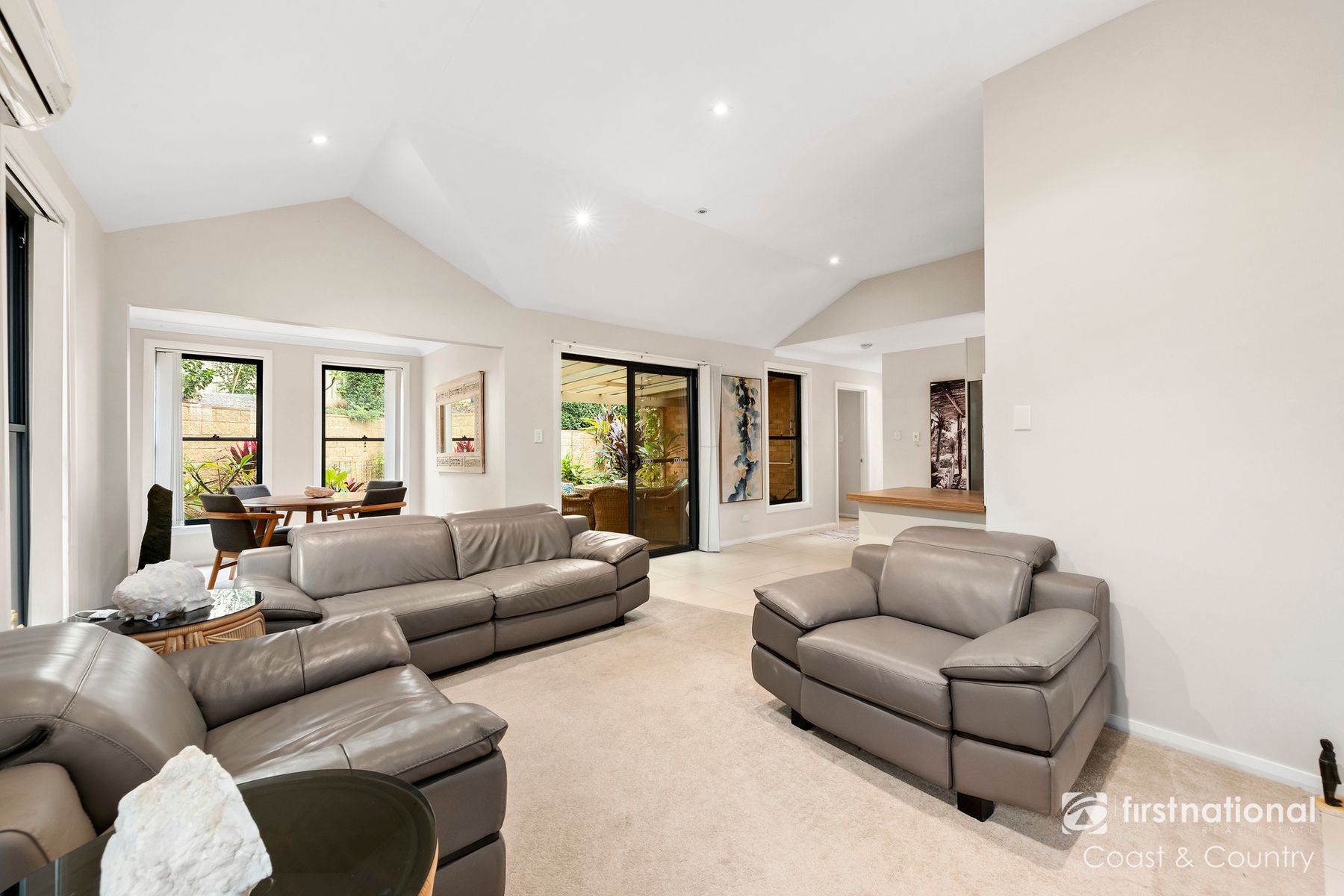 2/33 Old Saddleback Road, Kiama NSW 2533 - Image 1