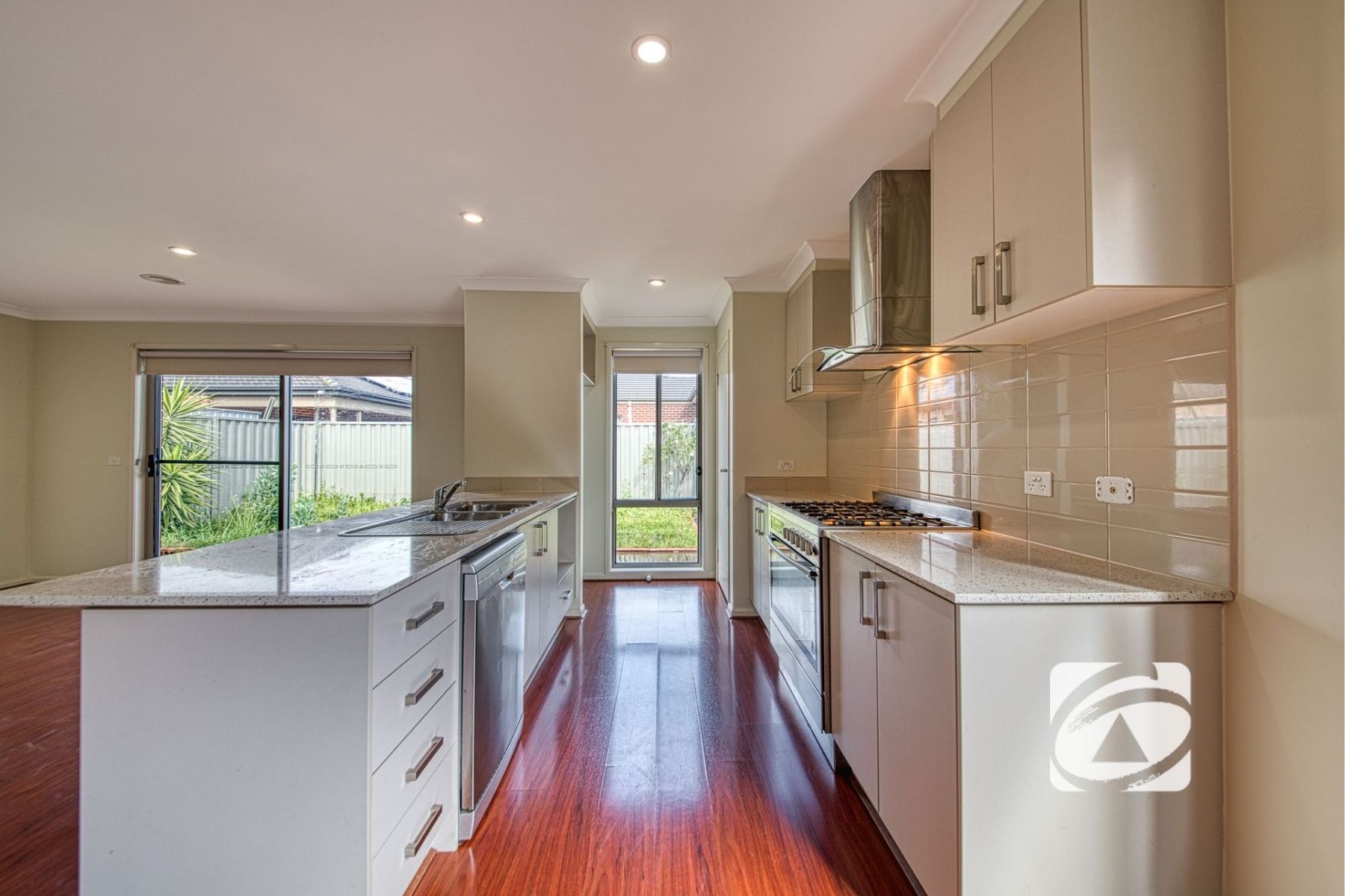 310 Casey Fields Boulevard, Cranbourne East VIC 3977, Cranbourne East - Thumbnail 3
