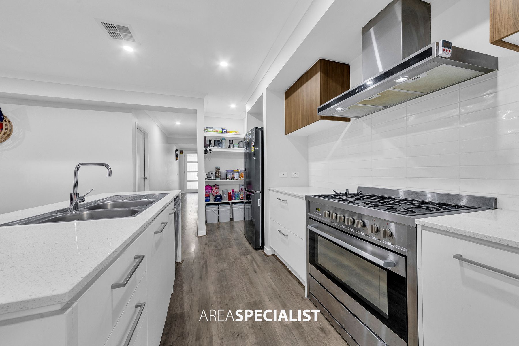 7 Undara Road, Clyde North, Clyde North - Thumbnail 8