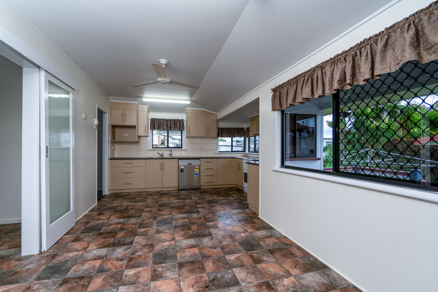 8 Mill Street, North Eton, QLD 4741, North Eton - Thumbnail 5