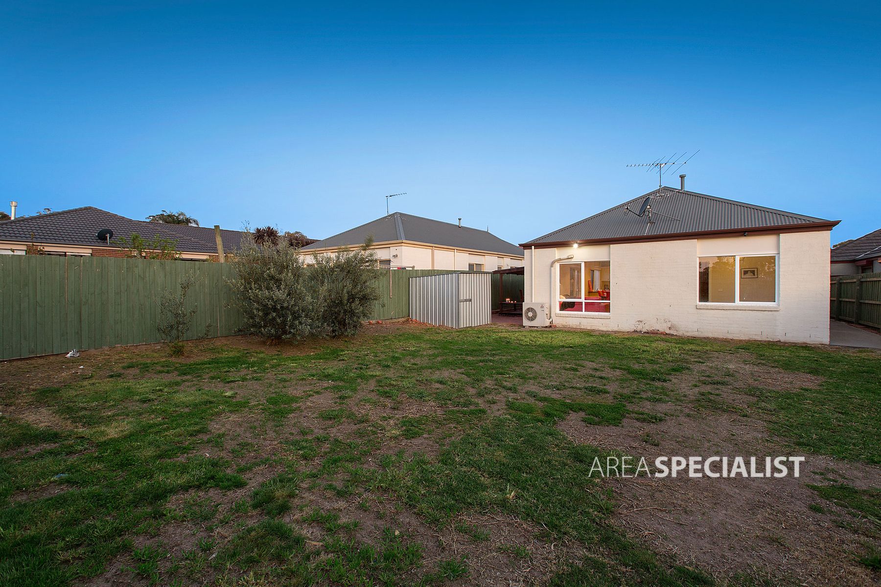 8 Cilento Cres 8