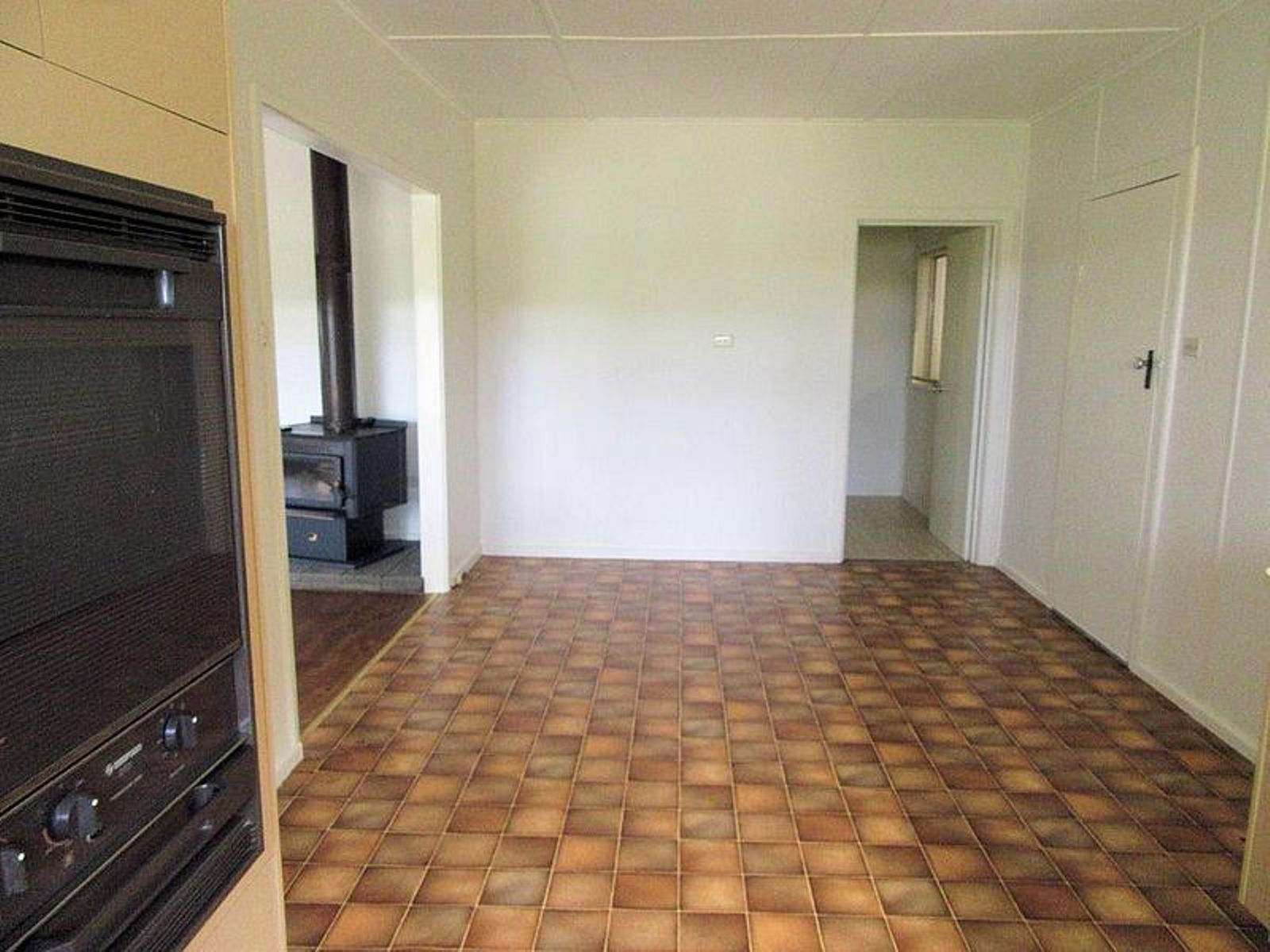 251 Dow Avenue, Birdwoodton - Thumbnail 5