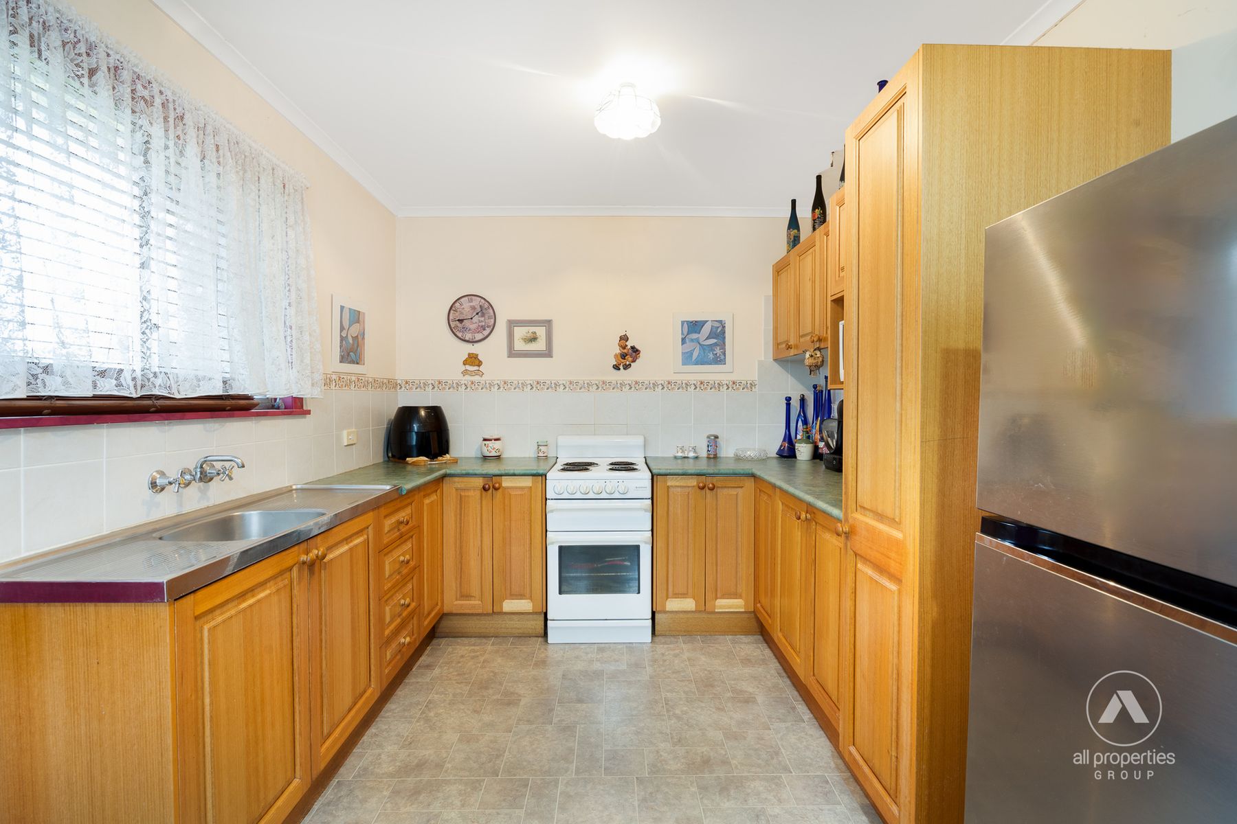11 Brennan Road, Scarborough QLD 4020, Scarborough - Thumbnail 3