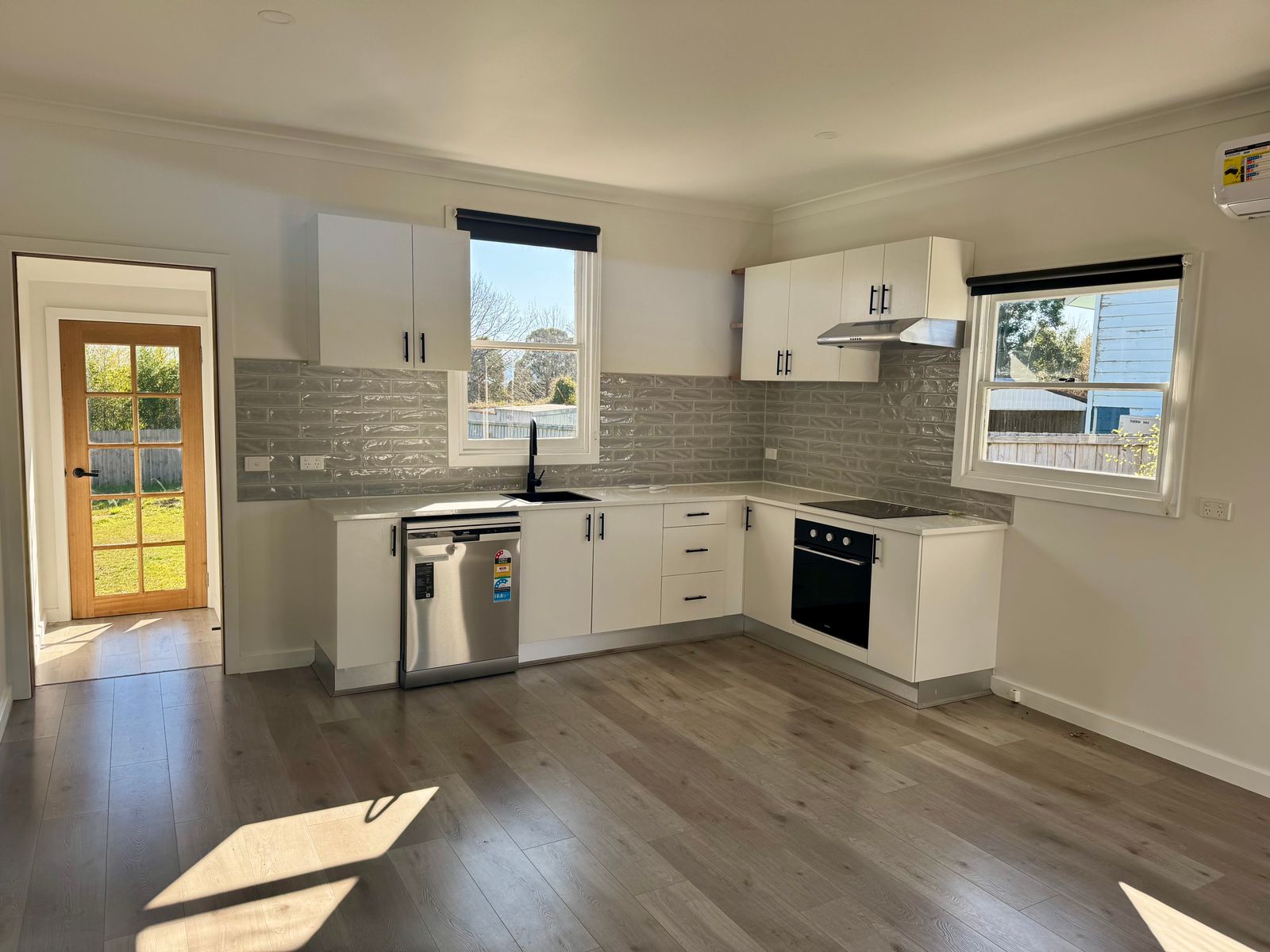 30 Service Road, Moe VIC 3825, Moe - Thumbnail 2