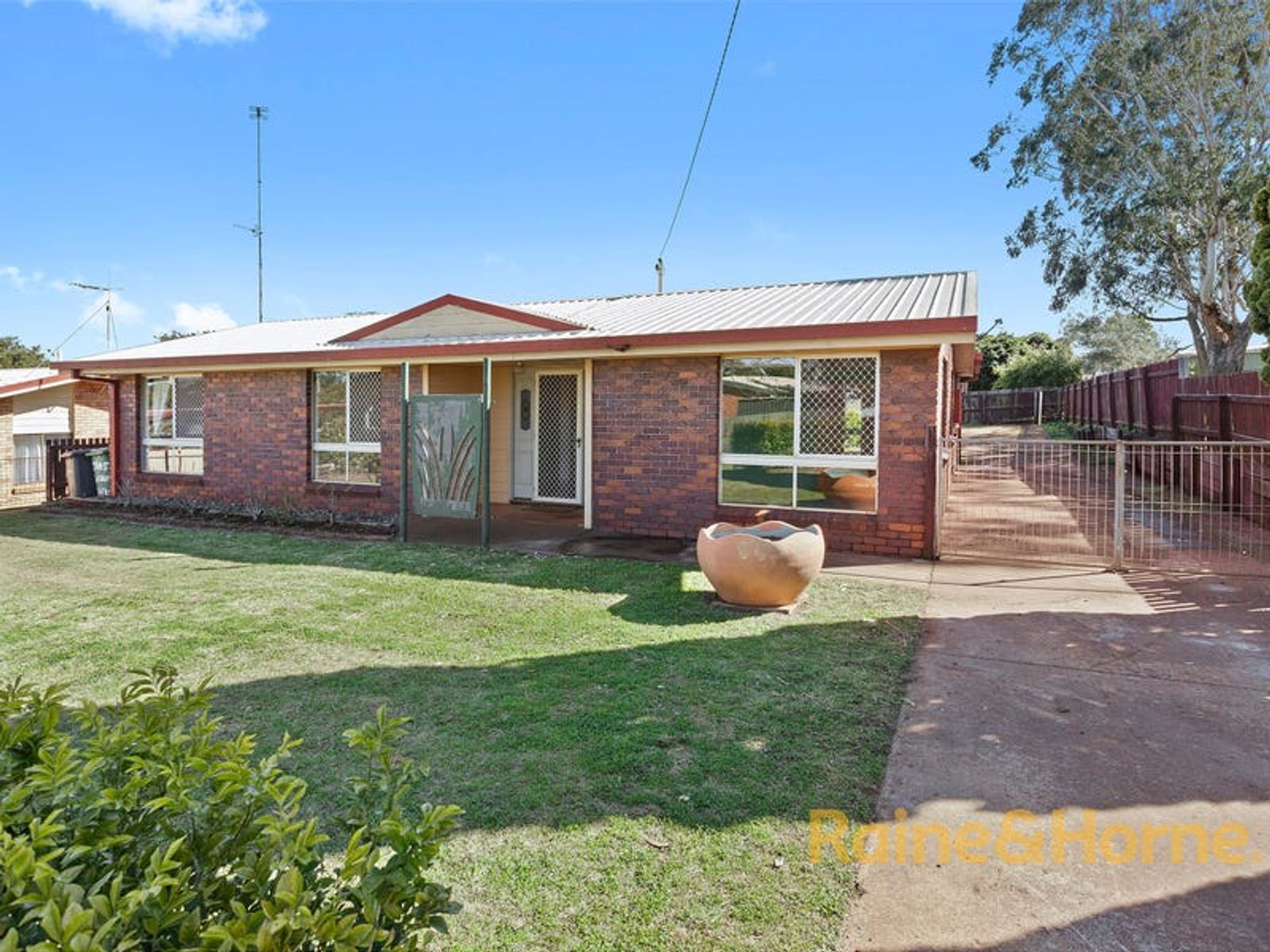 5 Croydon Street, Harristown QLD 4350