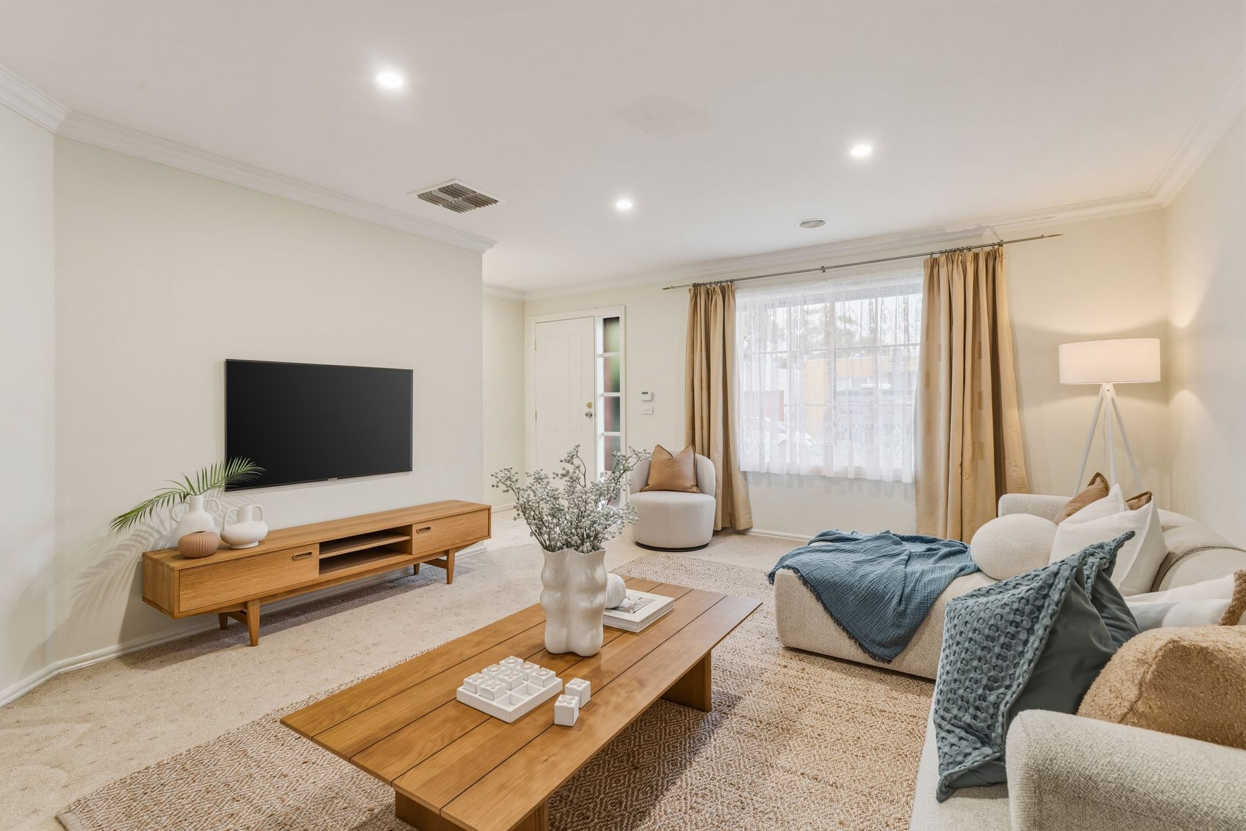 10 Breadalbane Avenue, Cairnlea, VIC 3023, Cairnlea - Thumbnail 2