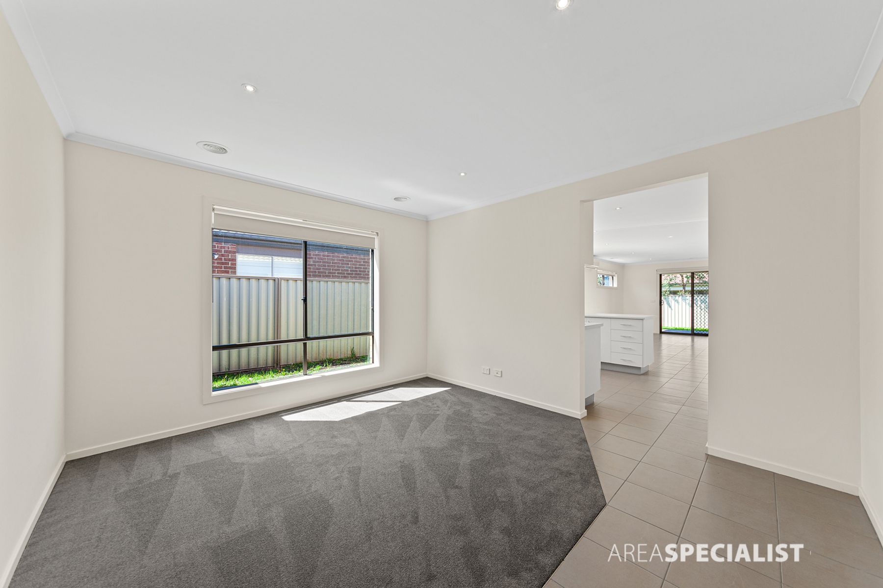33  Serenity Street, Pakenham, VIC 3810, Pakenham - Thumbnail 5