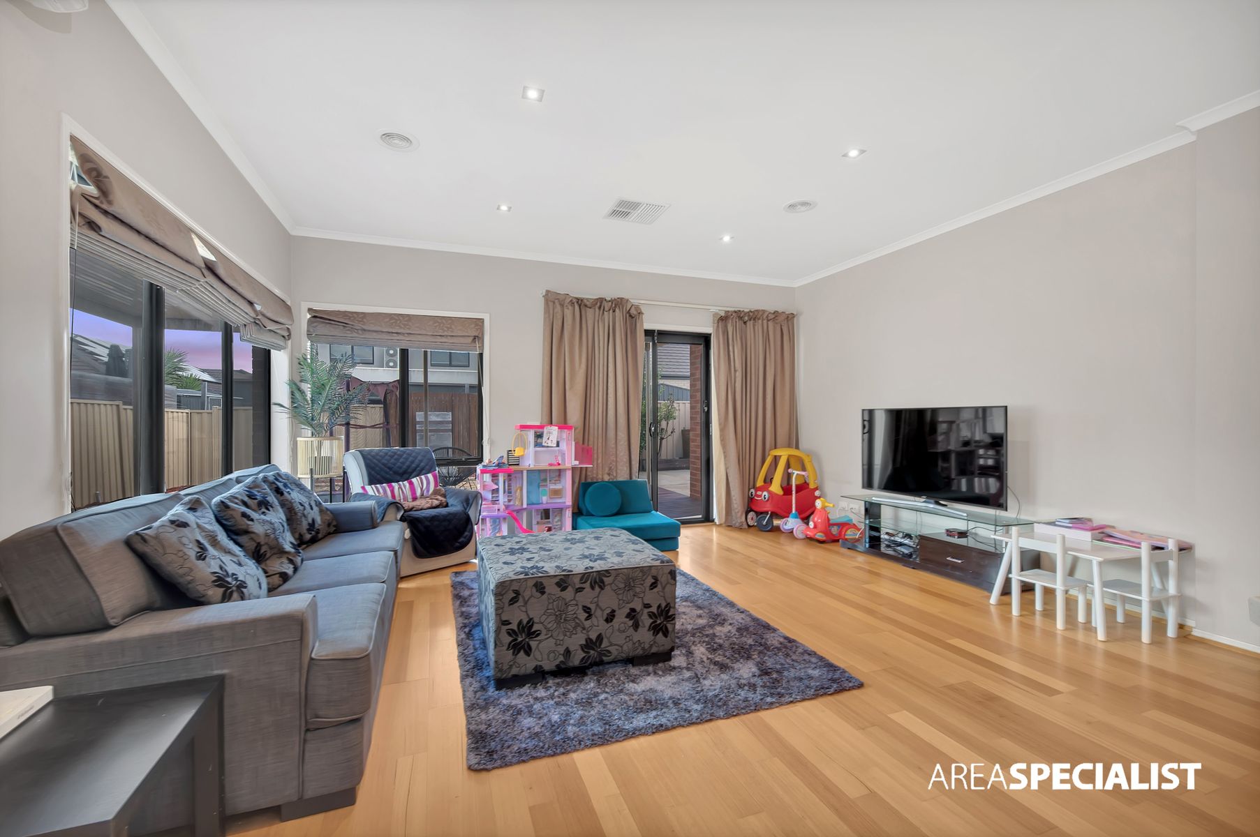 3 Hurlingham Place, Caroline Springs, VIC 3023, Caroline Springs - Thumbnail 5