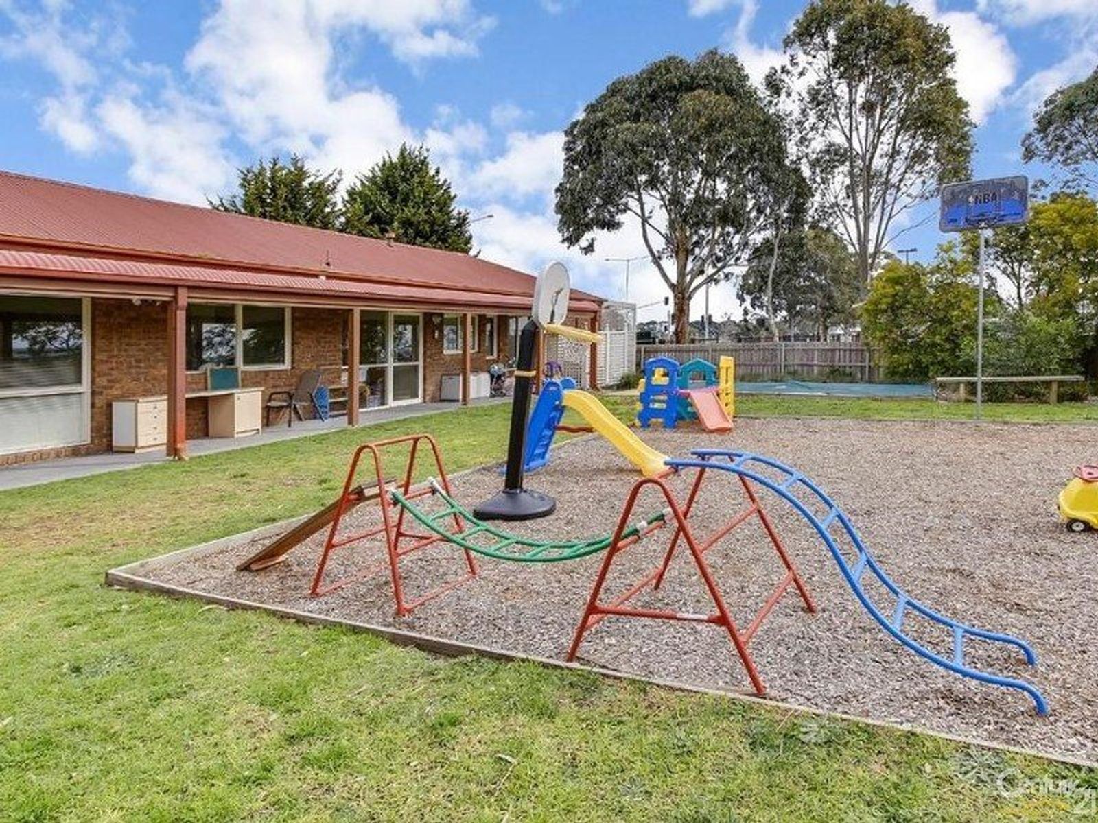 1 Scarborough Avenue, Cranbourne West, VIC 3977, Cranbourne West - Thumbnail 4