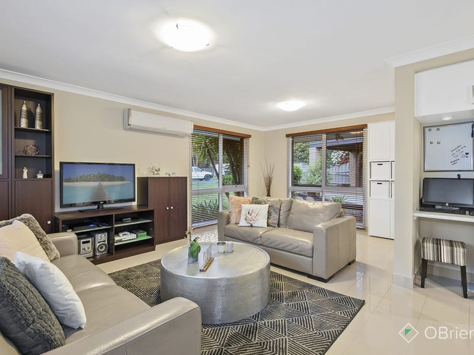 35 Peebles Street, Endeavour Hills, VIC 3802, Endeavour Hills - Thumbnail 2