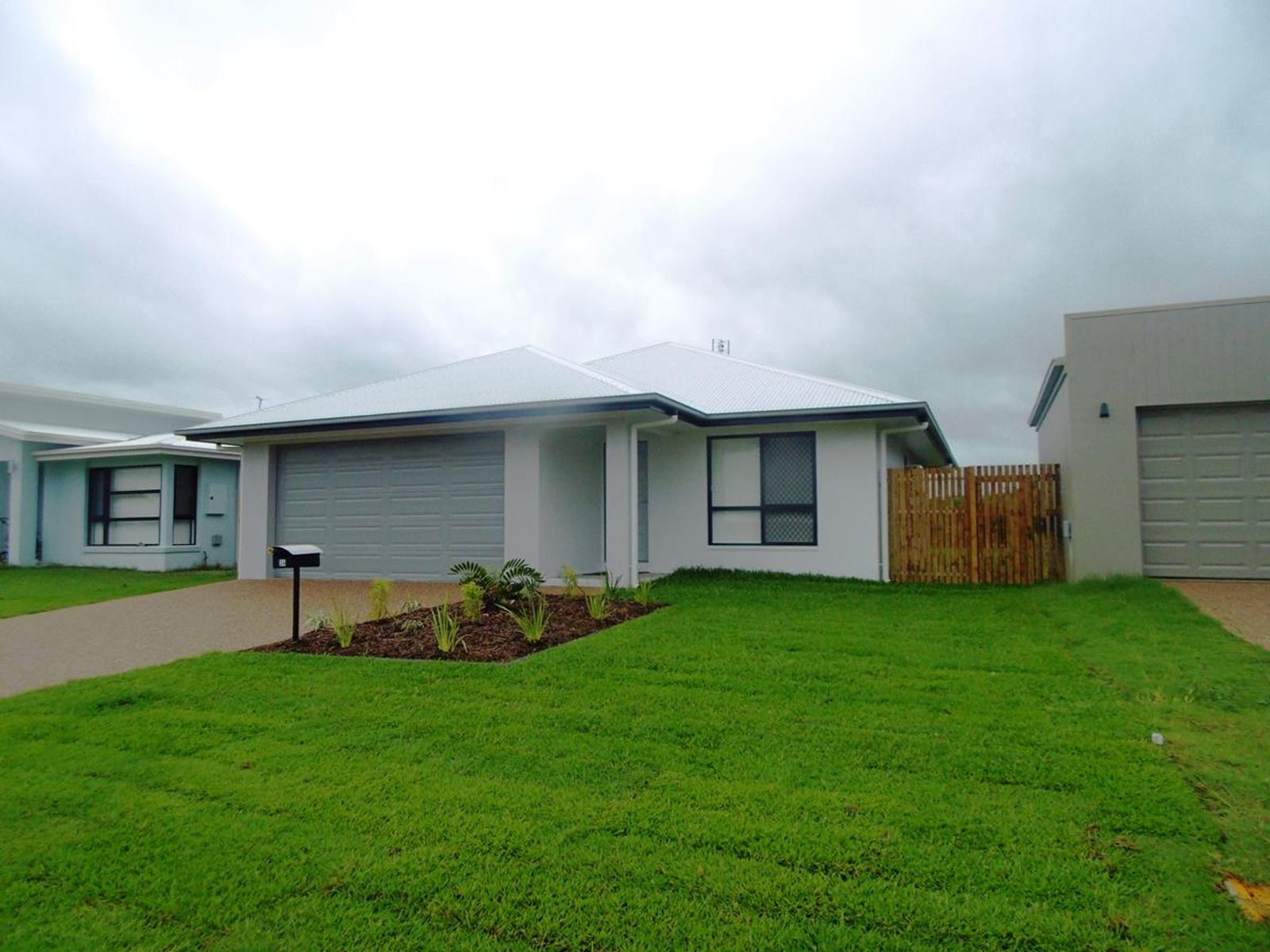 24 Waikiki Terrace, Mount Low, QLD 4818