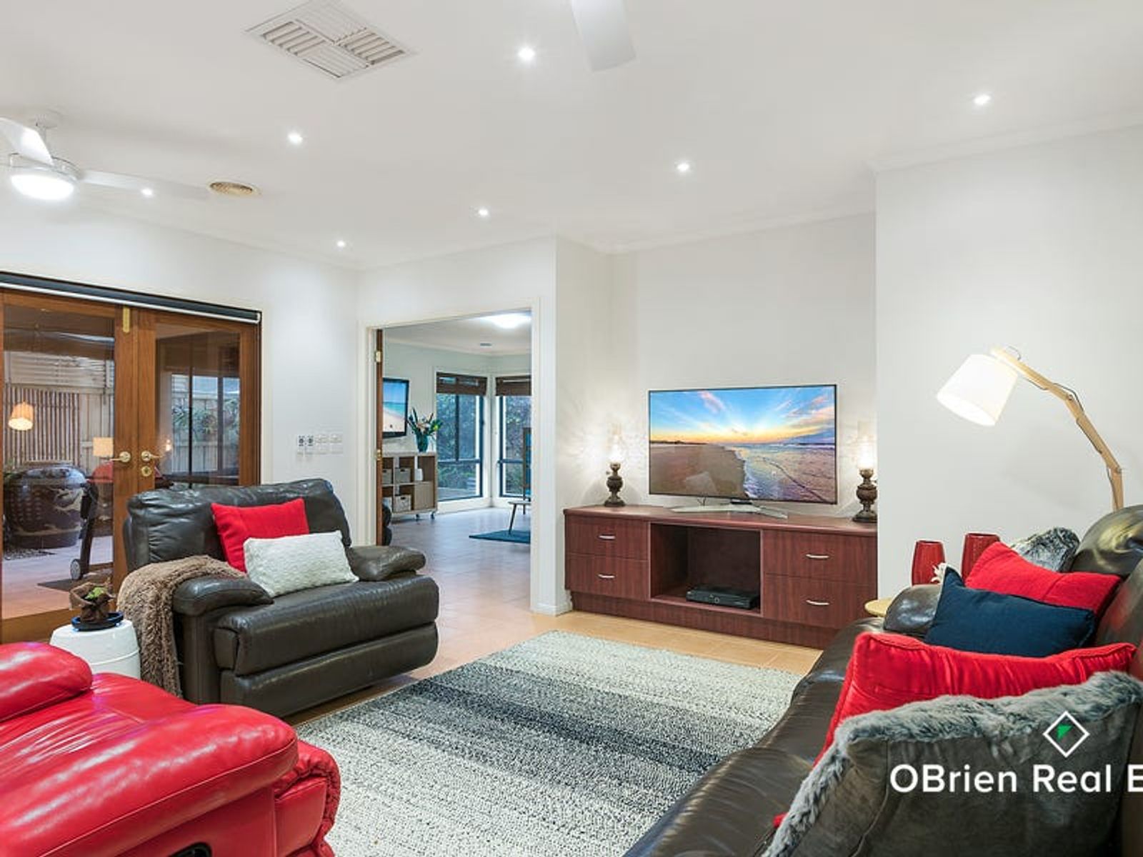 16 Champagne Grove, Narre Warren South, VIC 3805, Narre Warren South - Thumbnail 2