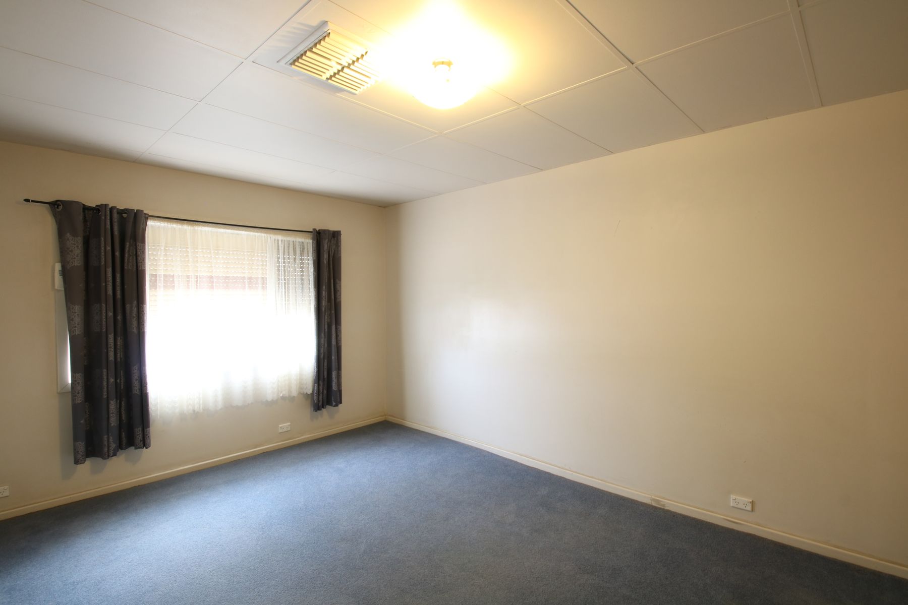 145 Gaffney Lane, Broken Hill NSW 2880, Broken Hill - Thumbnail 3