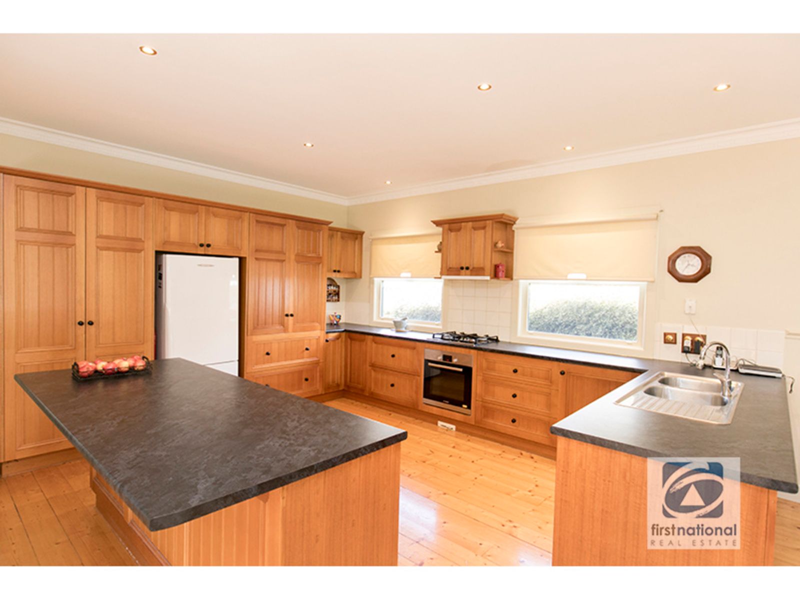 33 Peace Avenue, Warragul, VIC 3820, Warragul - Thumbnail 2