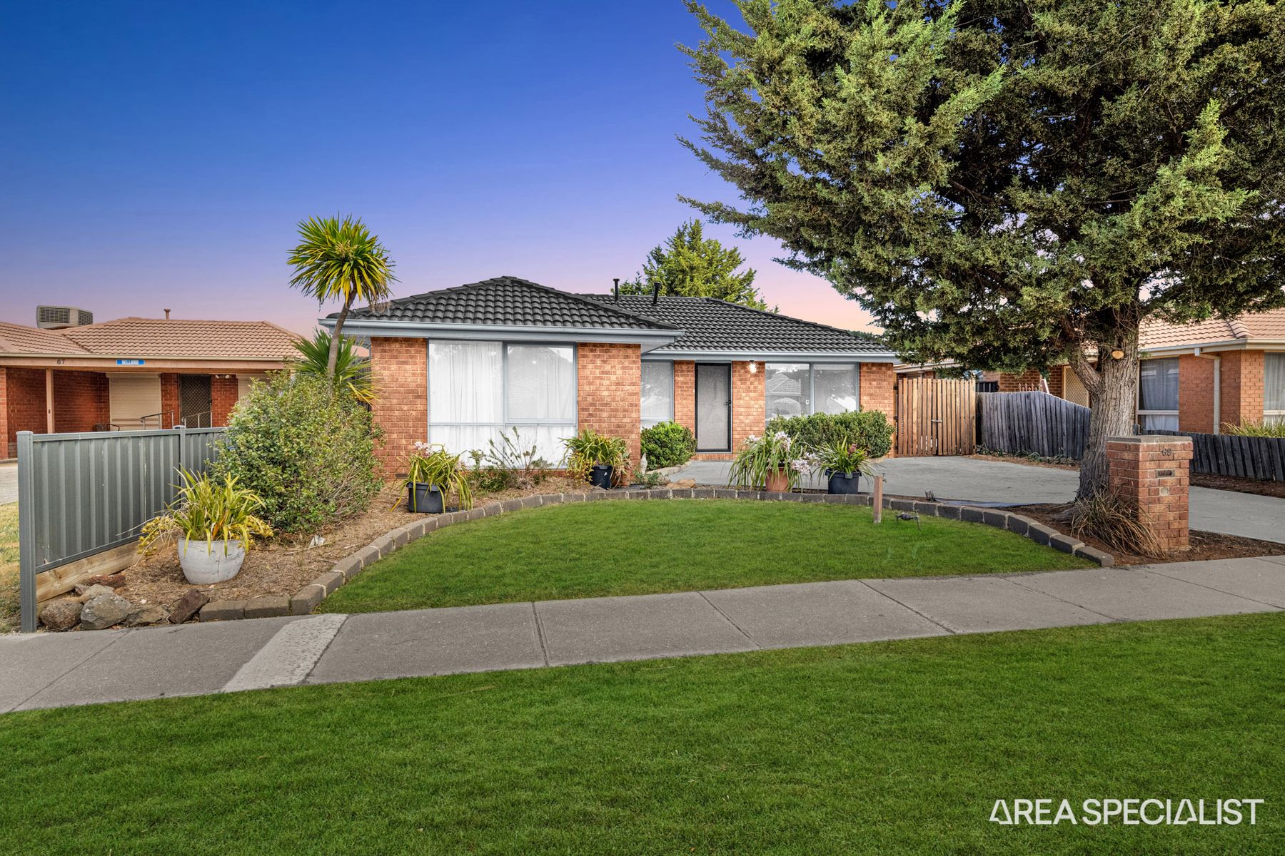 69 Mowbray Crescent, Kurunjang, VIC 3337, Kurunjang - Thumbnail 2