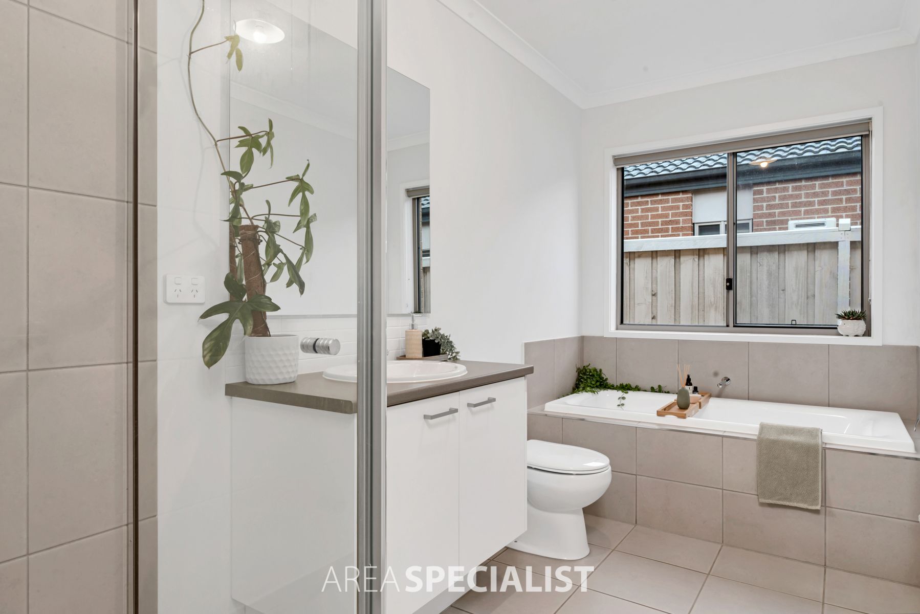 9 Whispering Way, Clyde North, VIC 3978, Clyde North - Thumbnail 5