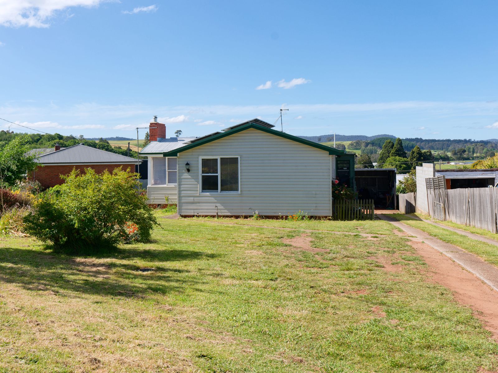 12 EAST WESTBURY PLACE, Deloraine TAS 7304, Deloraine - Thumbnail 2
