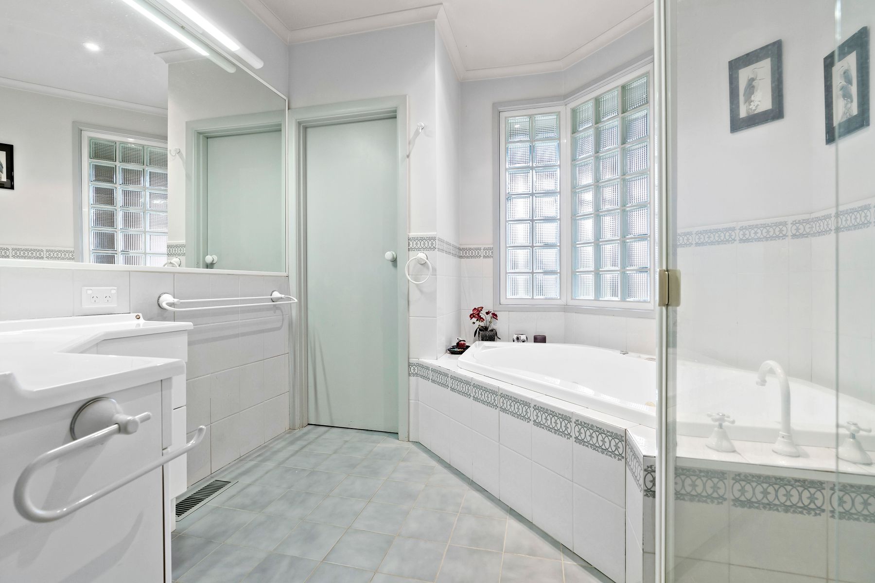 7 Bathroom