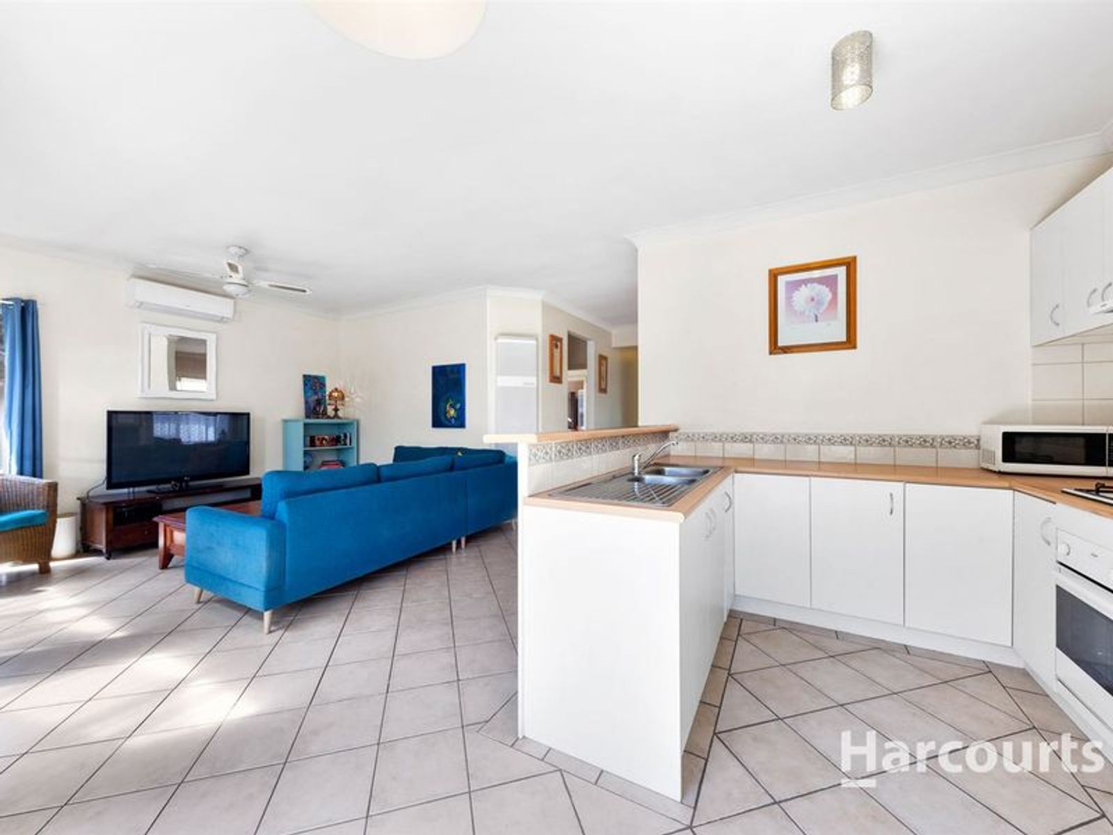 27 Elphinstone Way, Caroline Springs, VIC 3023, Caroline Springs - Thumbnail 3