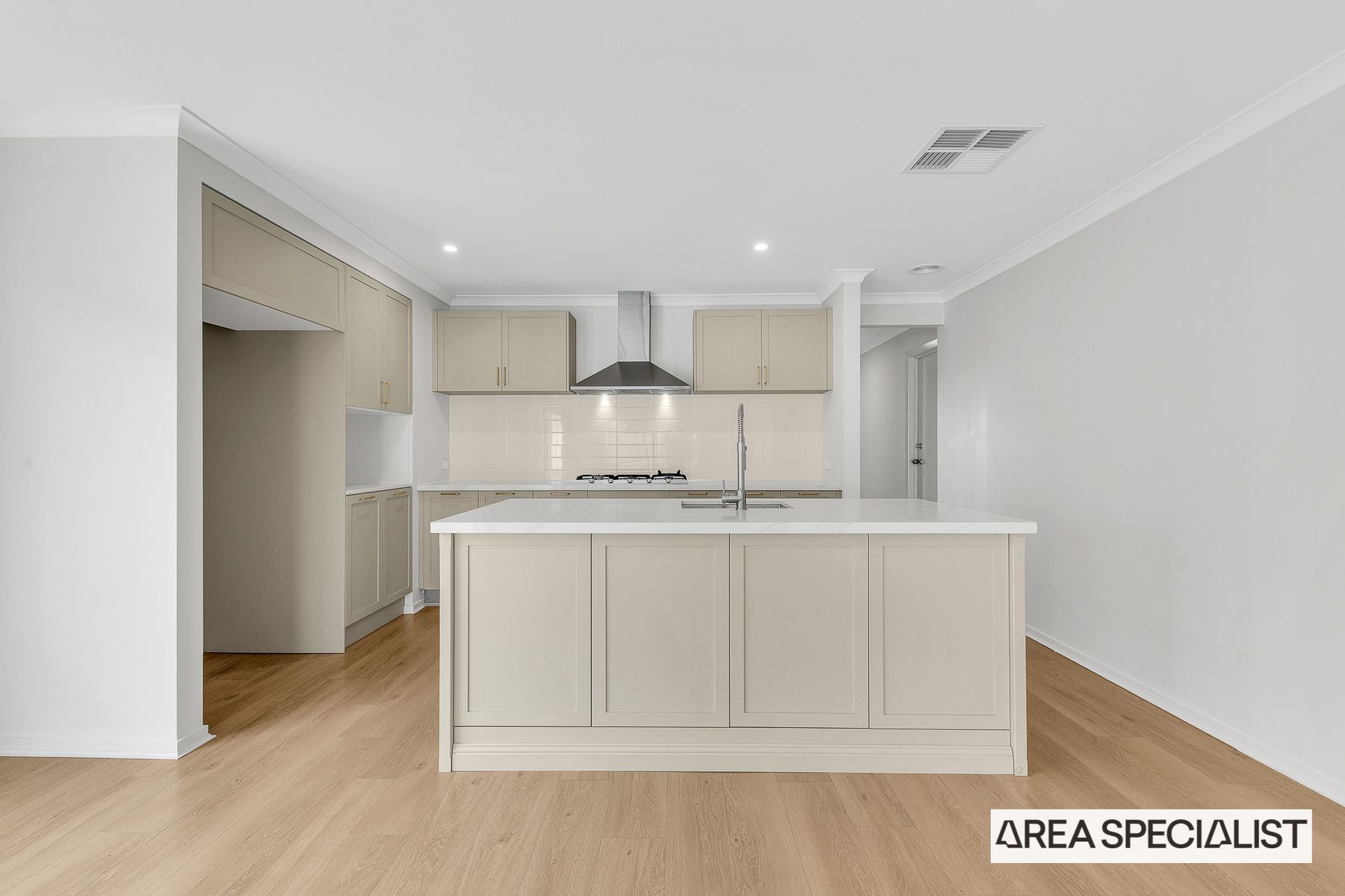 93 Alfred Road, Werribee, Werribee - Thumbnail 2