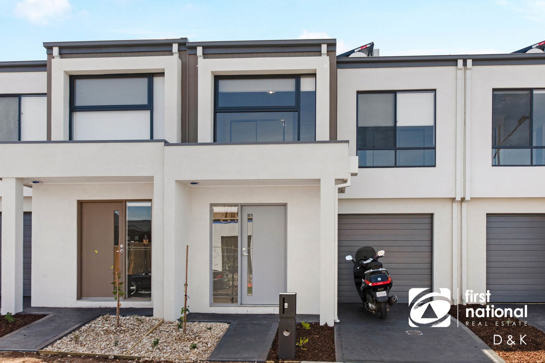 4 Pippen Loop, Deanside VIC 3336