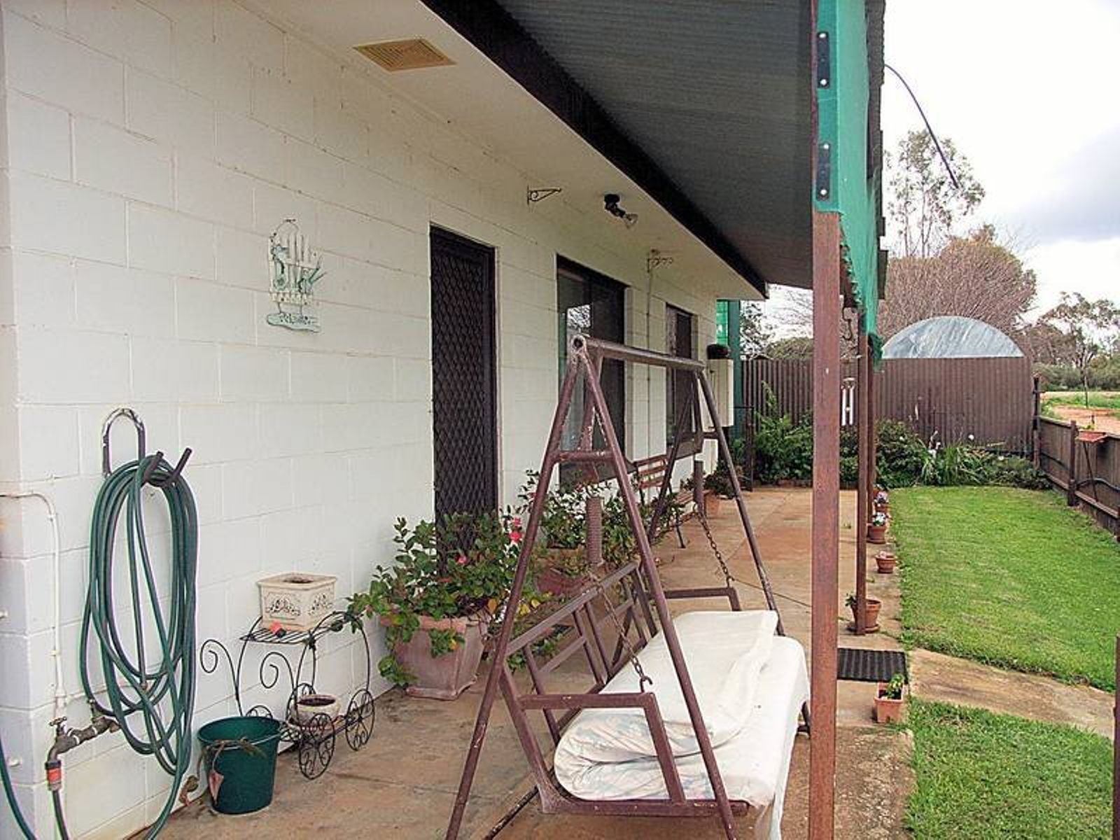 604 Euston Avenue, Cardross - Thumbnail 2