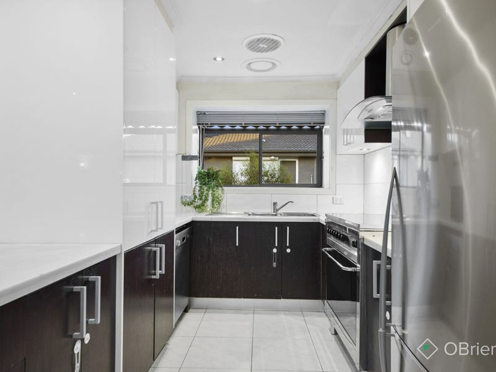 15 Sydney Parkinson Avenue, Endeavour Hills, VIC 3802, Endeavour Hills - Thumbnail 4