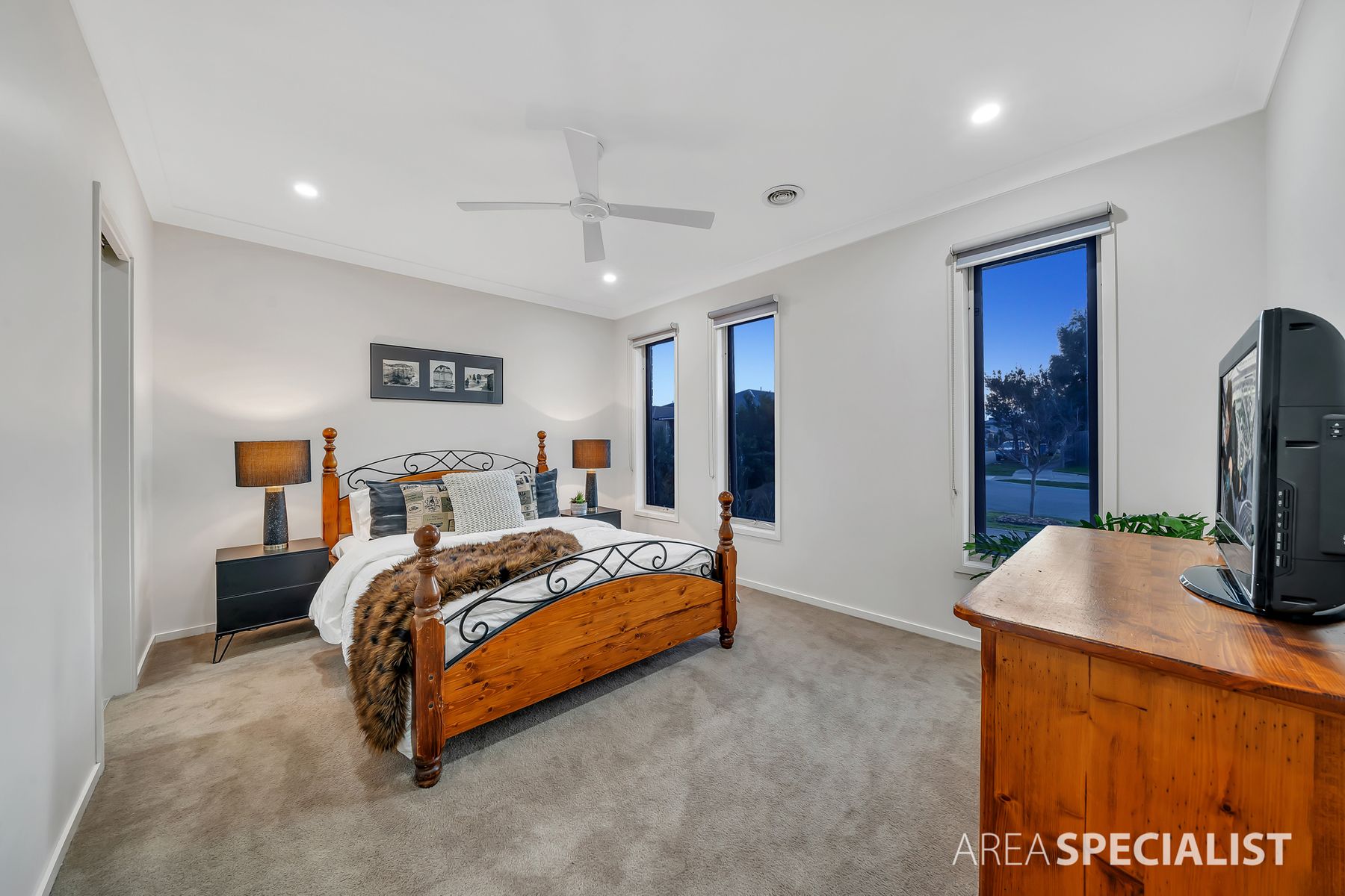 62 Crepe Avenue, Cranbourne West, VIC 3977, Cranbourne West - Thumbnail 2