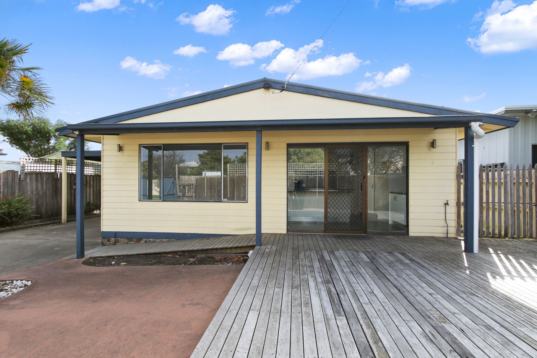 3 Middle Street, Lakes Entrance VIC 3909