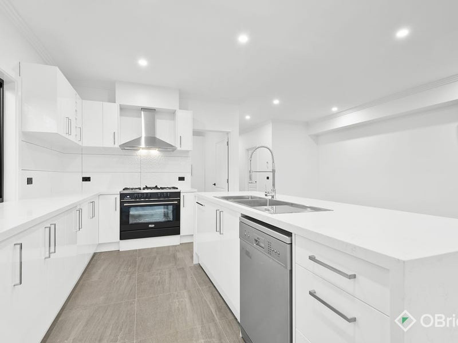 37A Essex Park Drive, Endeavour Hills, VIC 3802, Endeavour Hills - Thumbnail 4