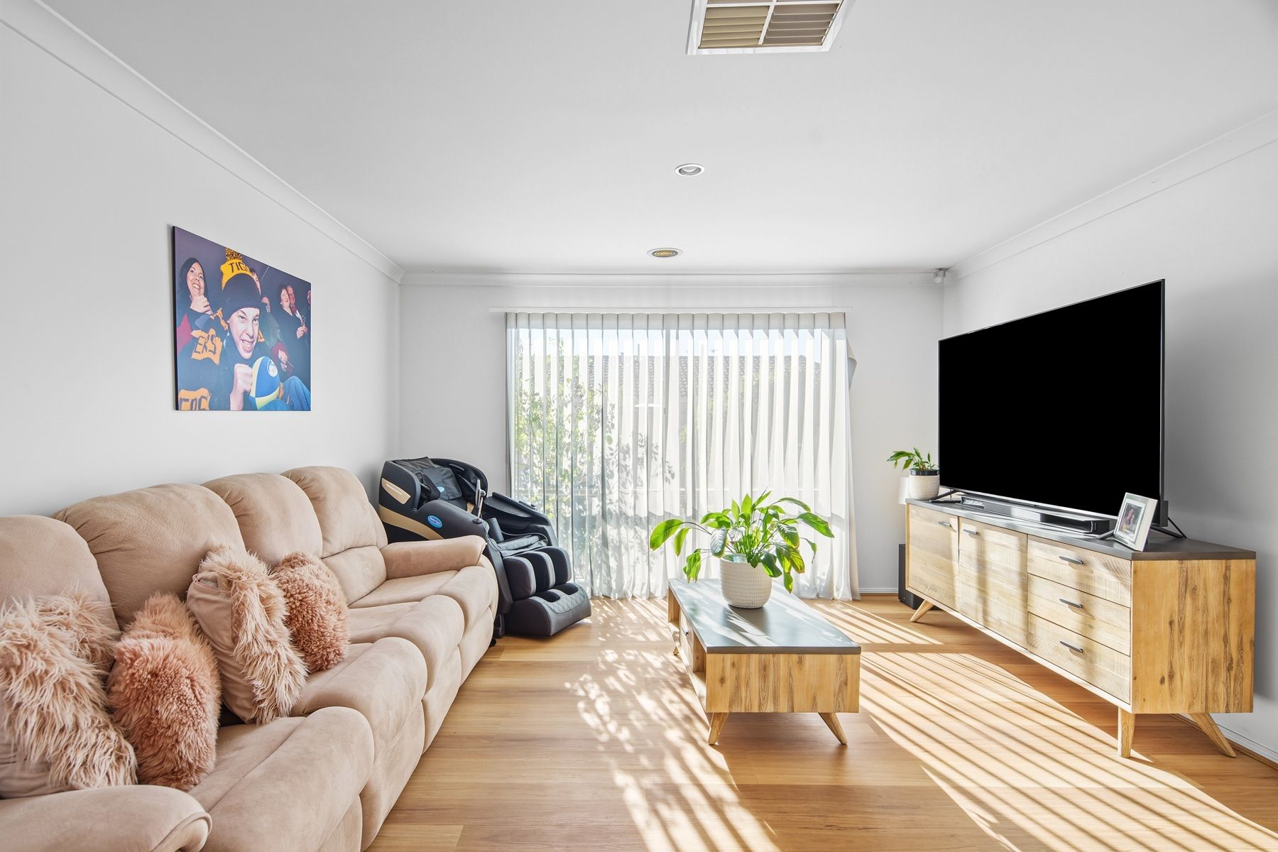 22 Townville Crescent, Hoppers Crossing VIC 3029, Hoppers Crossing - Thumbnail 3