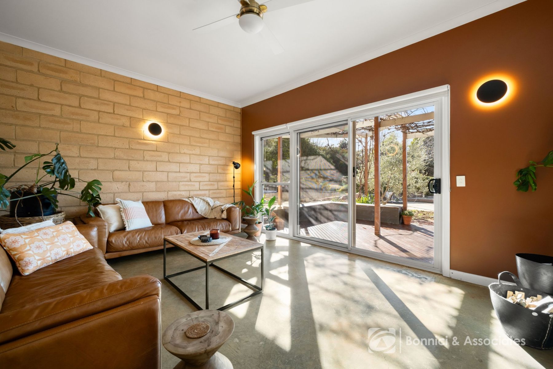 10 Dingle Road, Beechworth VIC 3747, Beechworth - Thumbnail 2