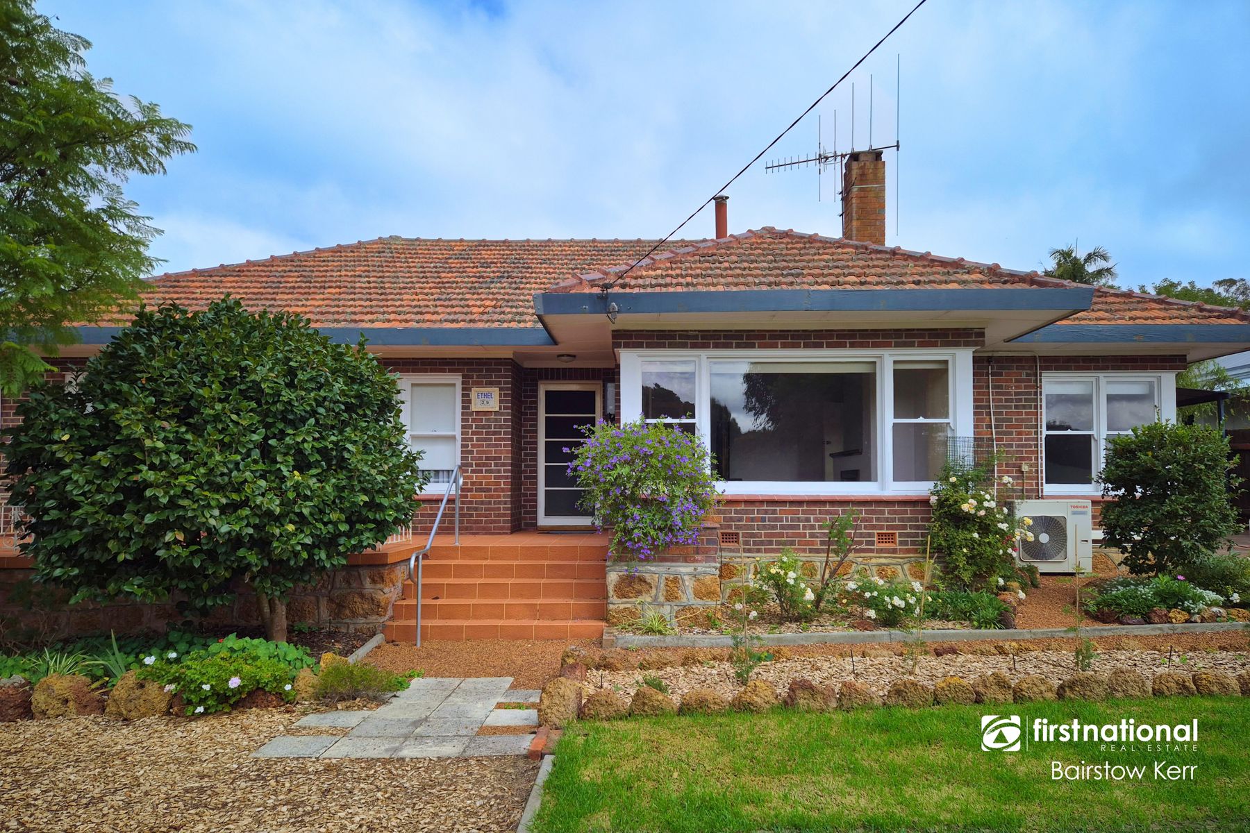 39 Mount Barker Road, Mount Barker WA 6324, Mount Barker - Thumbnail 2