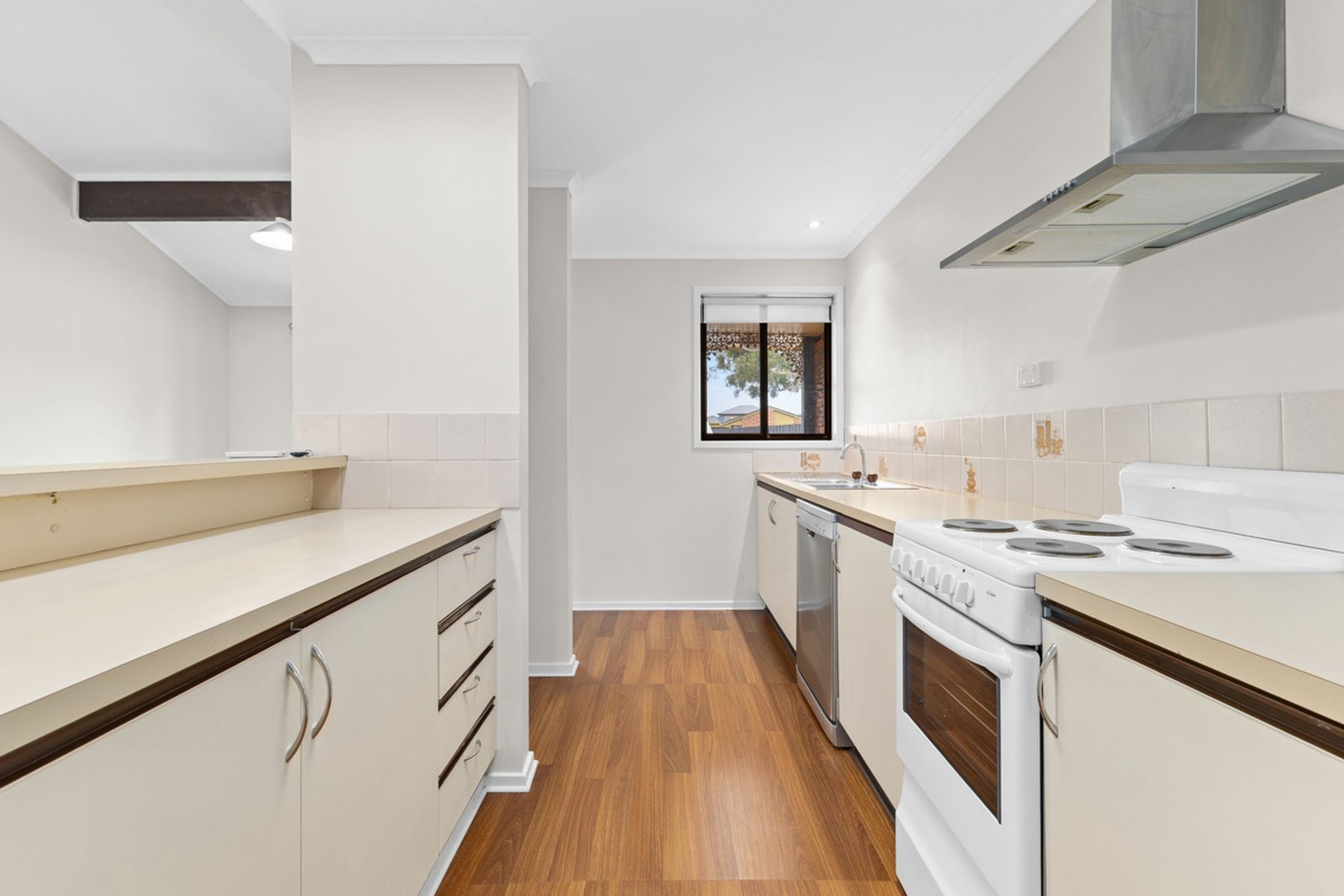 2/12 Regency Court, Traralgon VIC 3844, Traralgon - Thumbnail 2