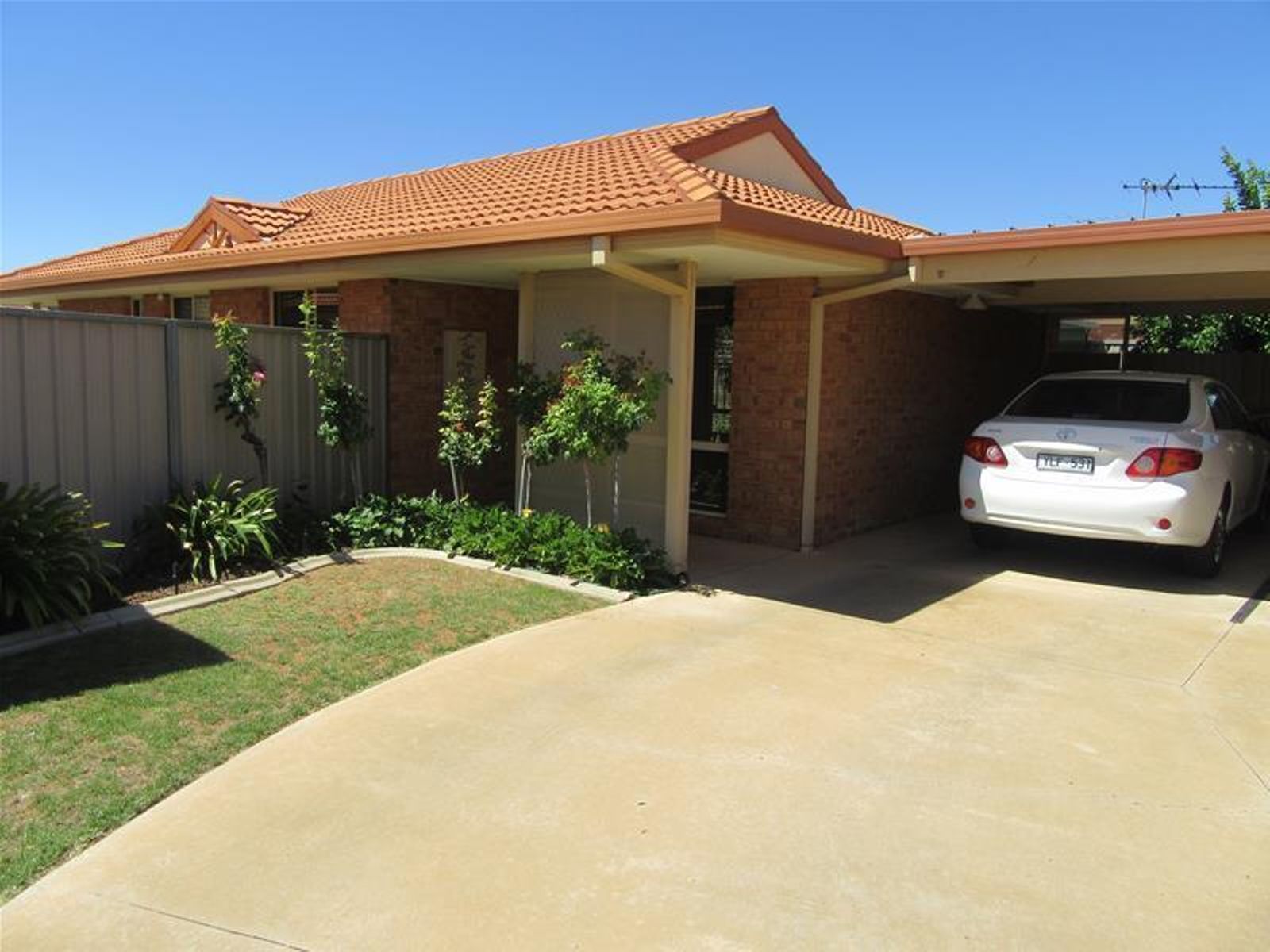 2/4 Adrian Court, Mildura - Image 1