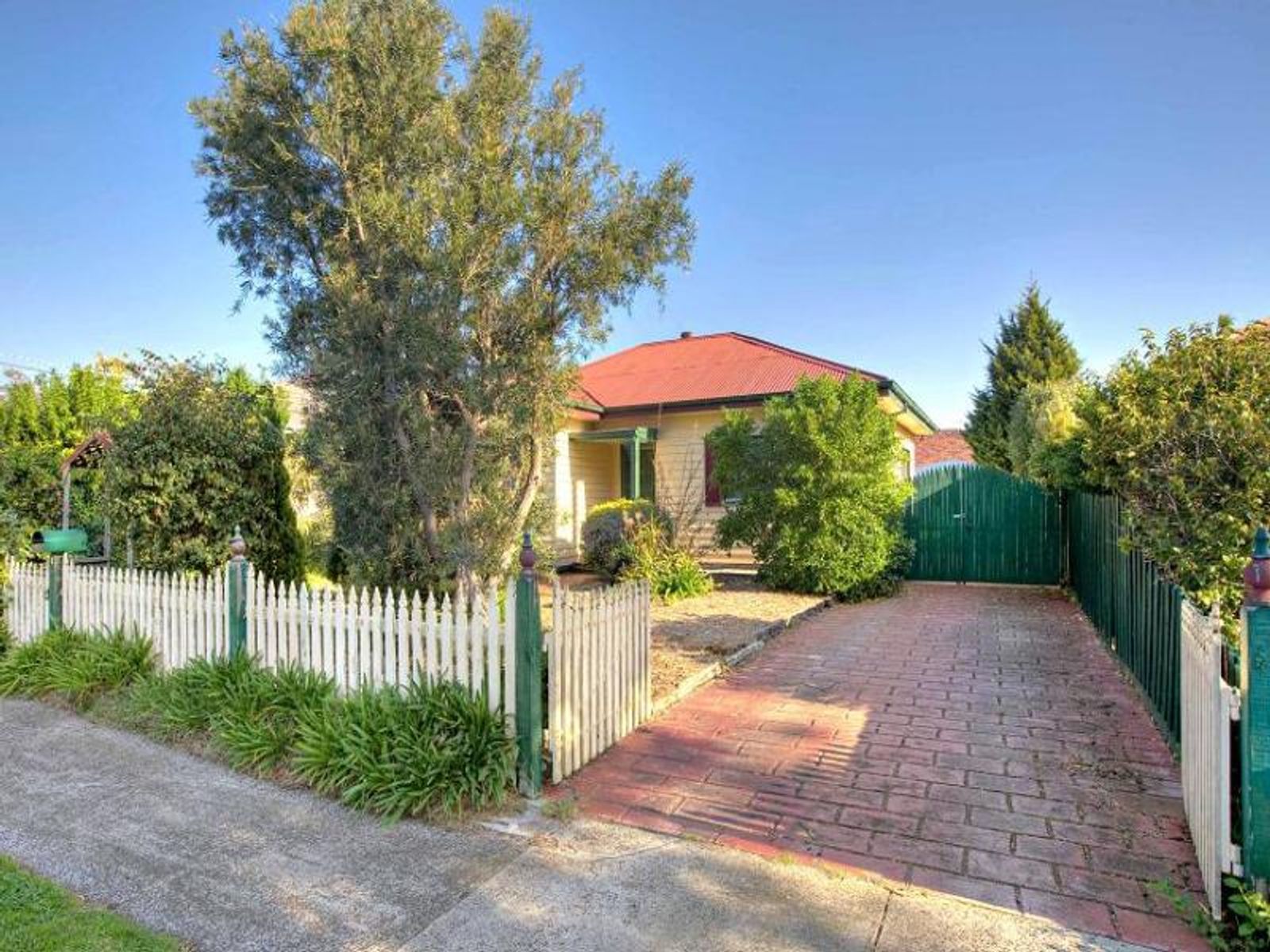 8 Raymond Road, Seaford, VIC 3198, Seaford - Thumbnail 8