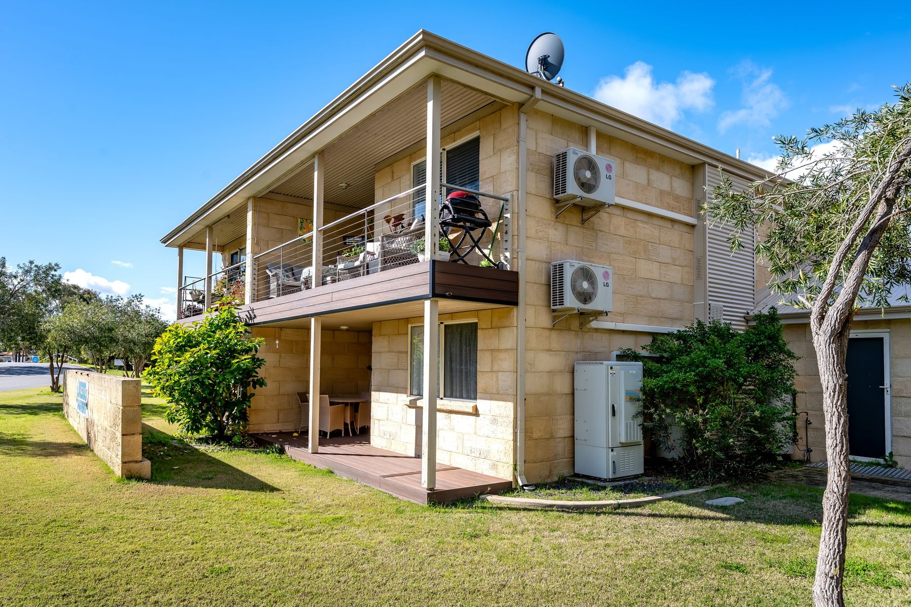 2/1 Lakes Crescent, South Yunderup WA 6208, South Yunderup - Thumbnail 2