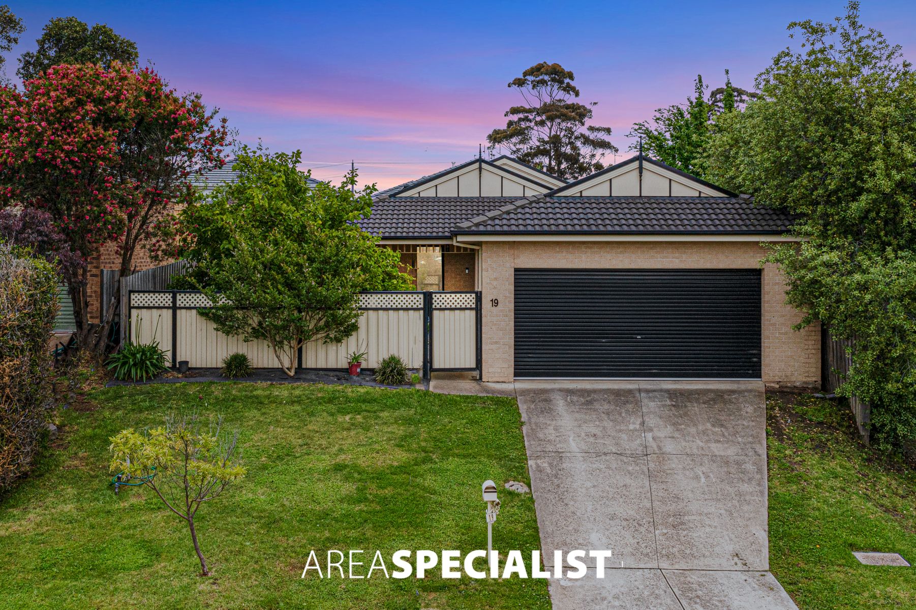 19 Kathryn Close, Pakenham, VIC 3810, Pakenham - Thumbnail 2