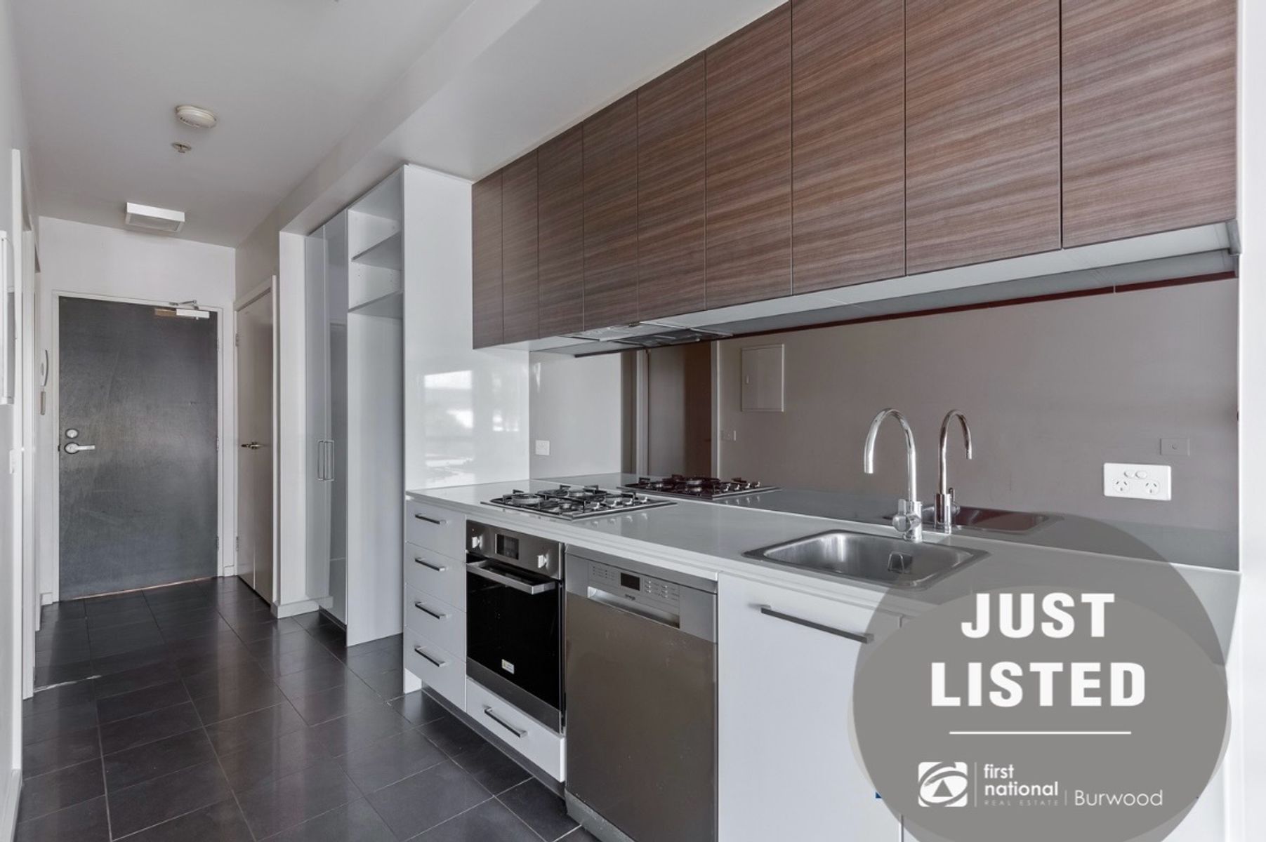 10/6 Yarra Bing Crescent, Burwood VIC 3125, Burwood - Thumbnail 3