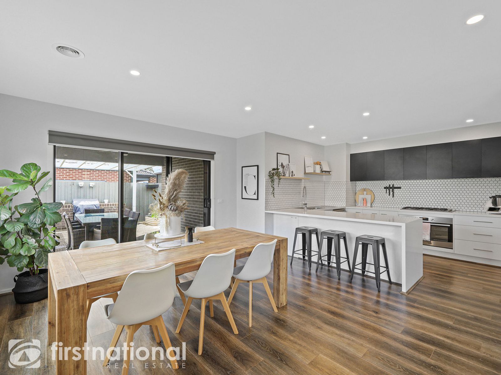 16 Pepper Crescent, Drouin, VIC 3818, Drouin - Thumbnail 5