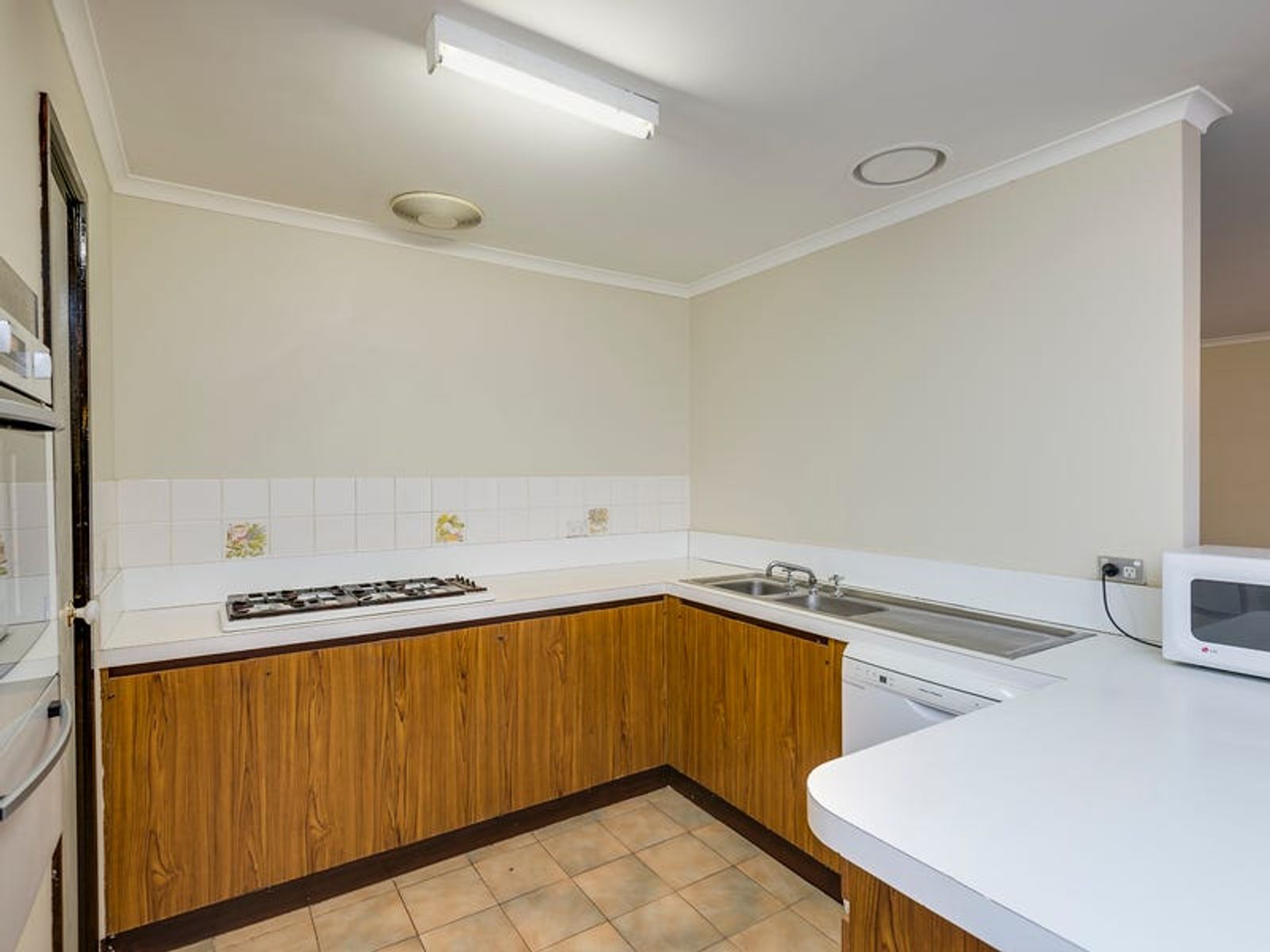 74 Scotsburn Way, Endeavour Hills, VIC 3802, Endeavour Hills - Thumbnail 4
