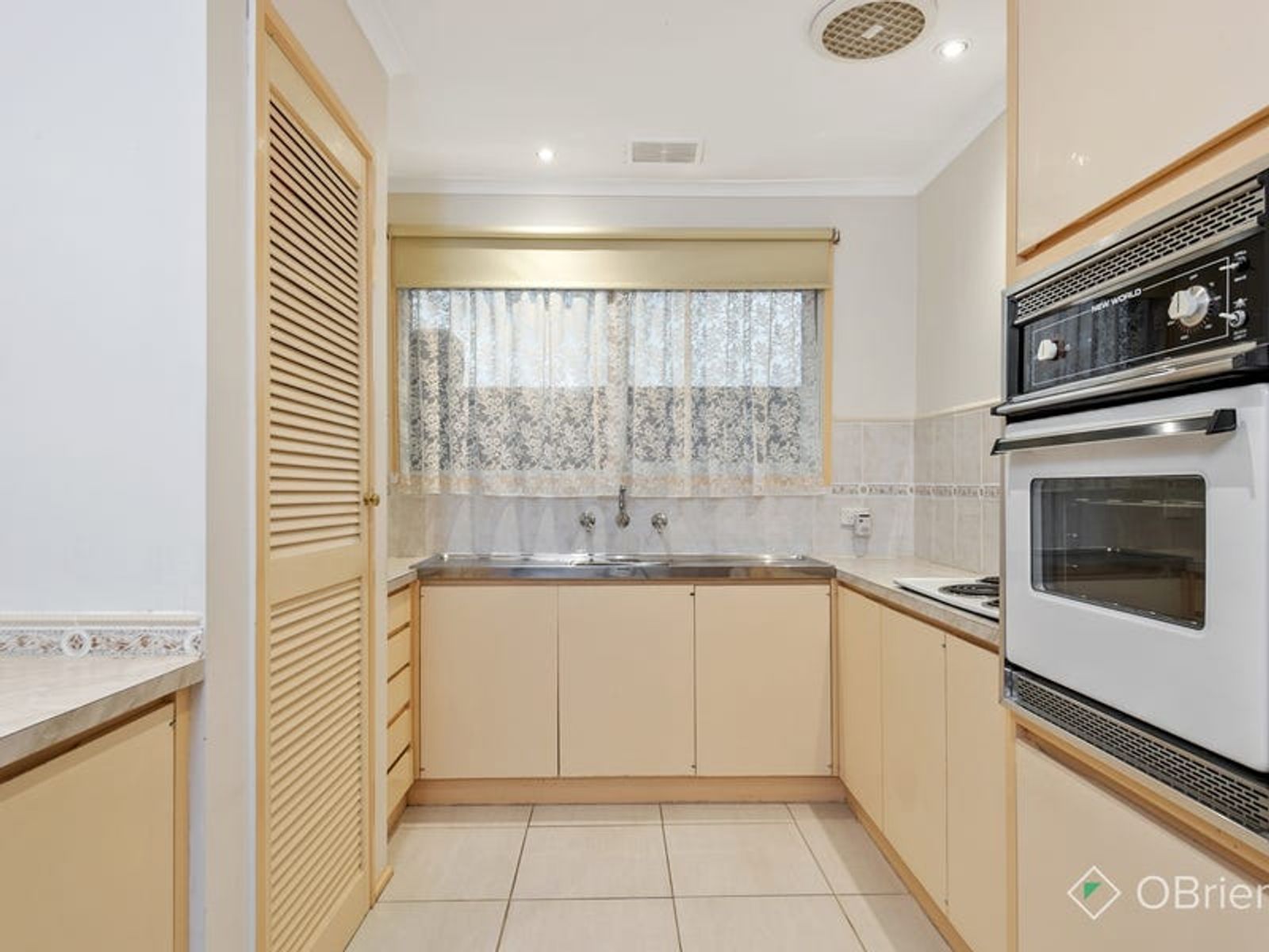 11 Manley Close, Endeavour Hills, VIC 3802, Endeavour Hills - Thumbnail 3