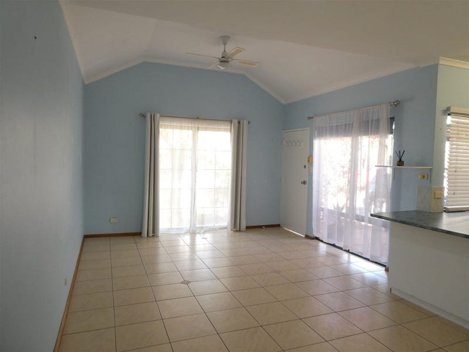 7/66 Cromwell Drive, Desert Springs NT 0870, Desert Springs - Thumbnail 2