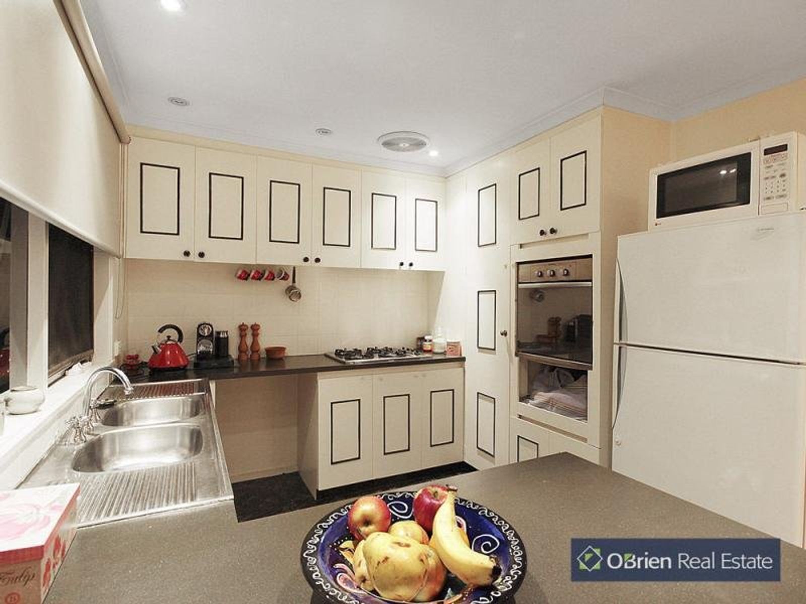 27 Monteith Crescent, Endeavour Hills, VIC 3802, Endeavour Hills - Thumbnail 2