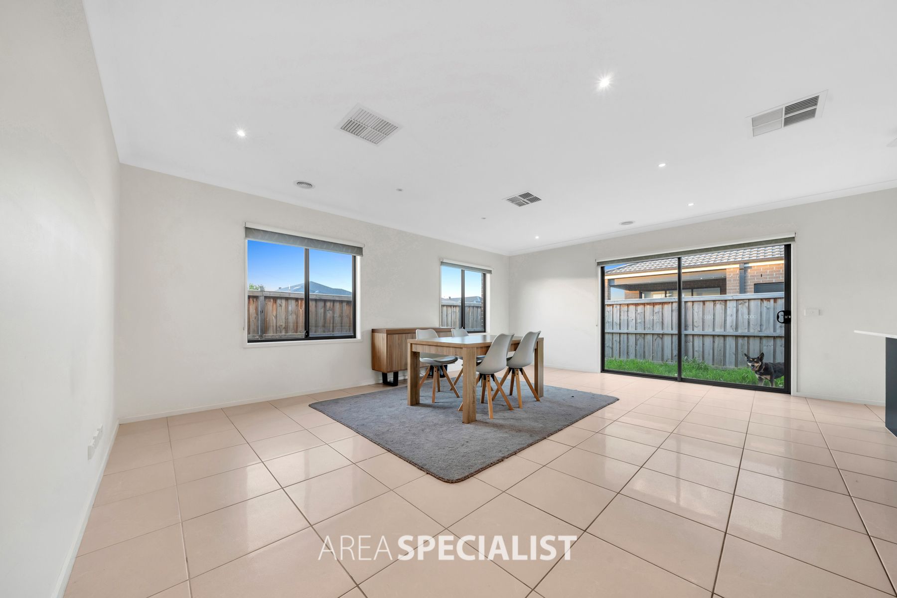 1 Panther Close, Clyde North, VIC 3978, Clyde North - Thumbnail 3