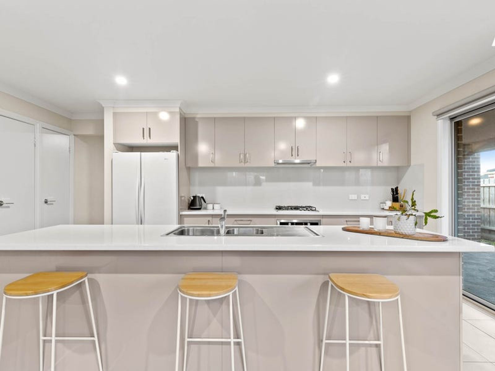 13 Stockhaven Circuit, Langwarrin, VIC 3910, Langwarrin - Thumbnail 4