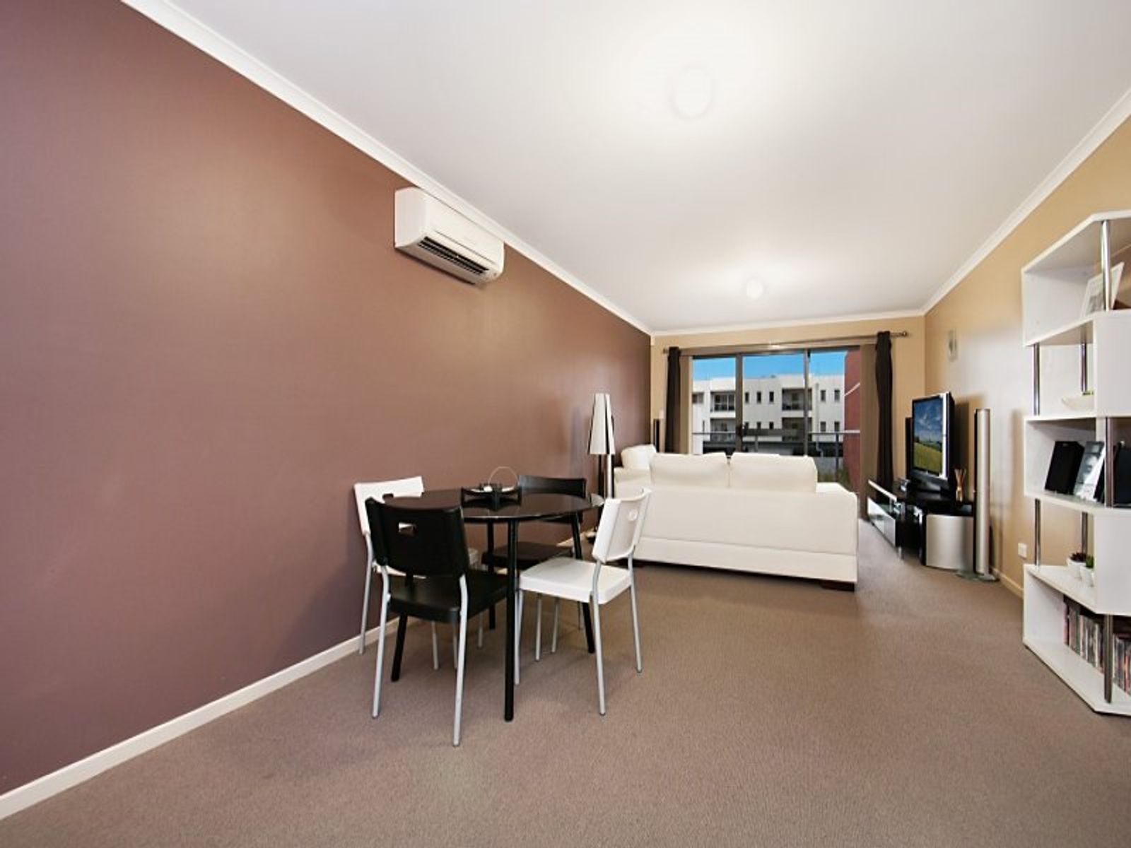 10/5, Mawson Lakes - Thumbnail 3