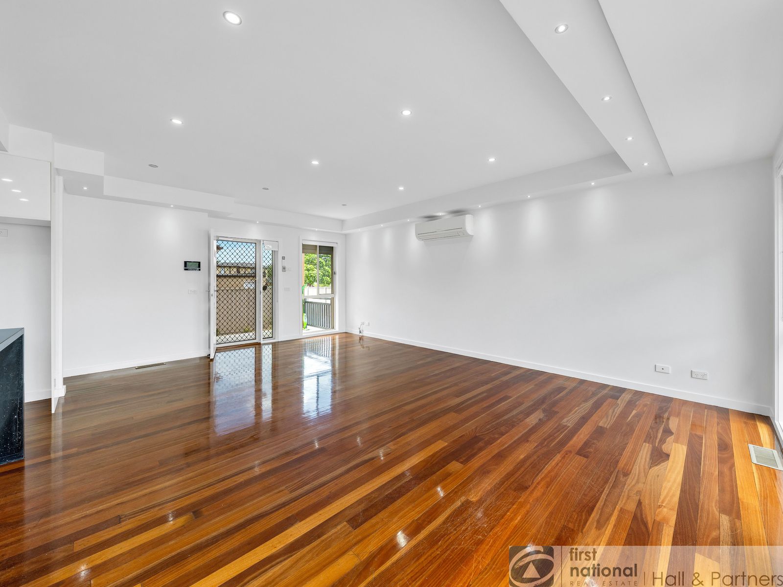 2/7 Charles Avenue, Hallam VIC 3803, Hallam - Thumbnail 2
