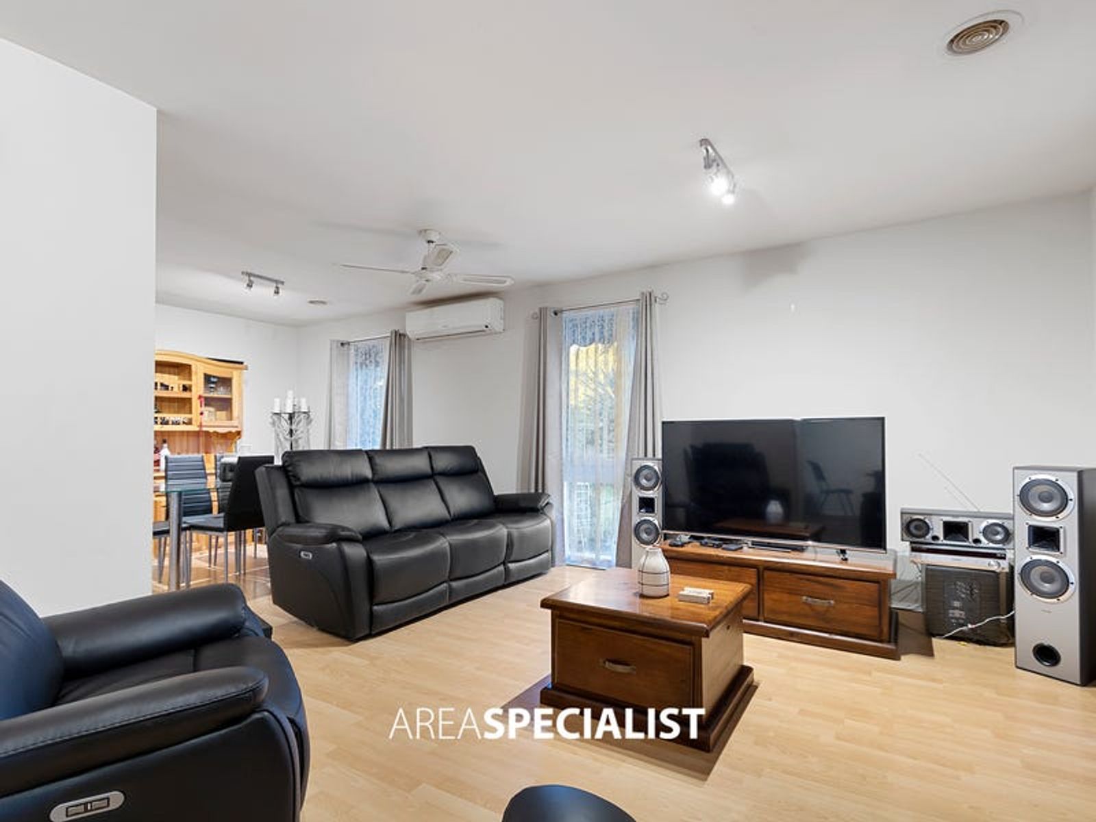 1 Mark Court, Hampton Park, VIC 3976, Hampton Park - Thumbnail 2