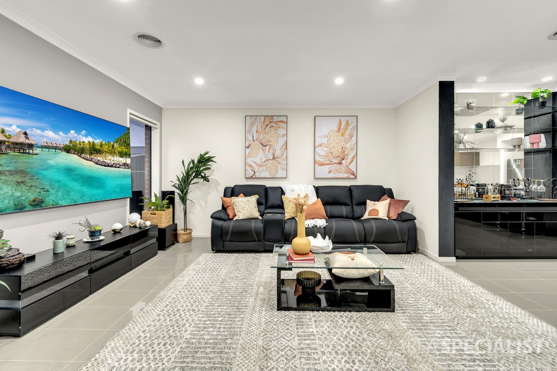 8 Carlyle Crescent, Clyde North, VIC 3978, Clyde North - Thumbnail 2